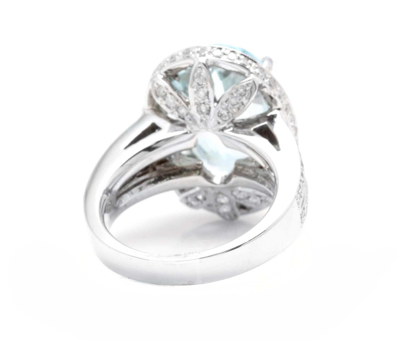 10.20 Ct Natural Impressive Natural Aquamarine and Diamond 14K White Gold Ring In New Condition For Sale In Los Angeles, CA