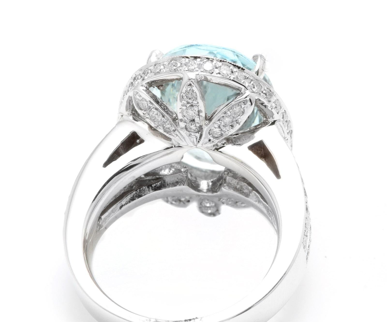 Women's 10.20 Ct Natural Impressive Natural Aquamarine and Diamond 14K White Gold Ring For Sale