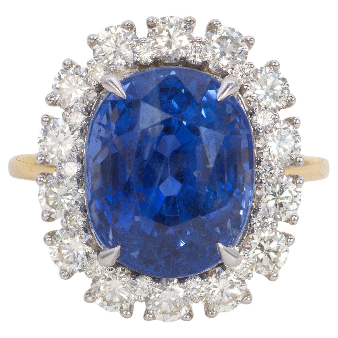 Bague en saphir bleu naturel de Ceylan de 10,21 carats et diamants en vente