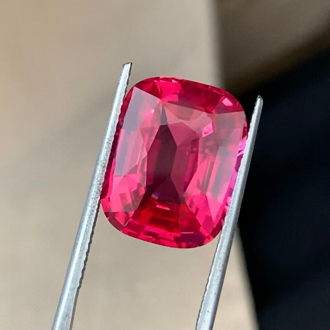 Extremely rare Mahenge spinel from Tanzania with fascinating color. 
The stone with such size and quality is now simply impossible to find on the market. 
Spinel Mahenge is mined in only one place in the world - in Tanzania, now, due to the