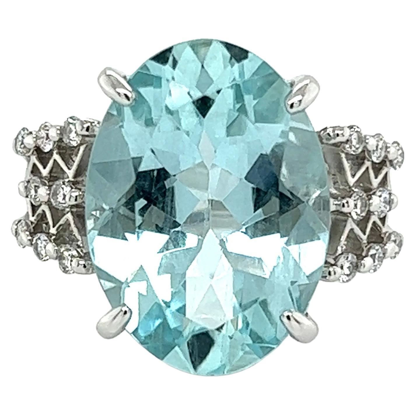 10.21 Carat Oval Aquamarine and Diamond Platinum Ring Estate Fine Jewelry For Sale