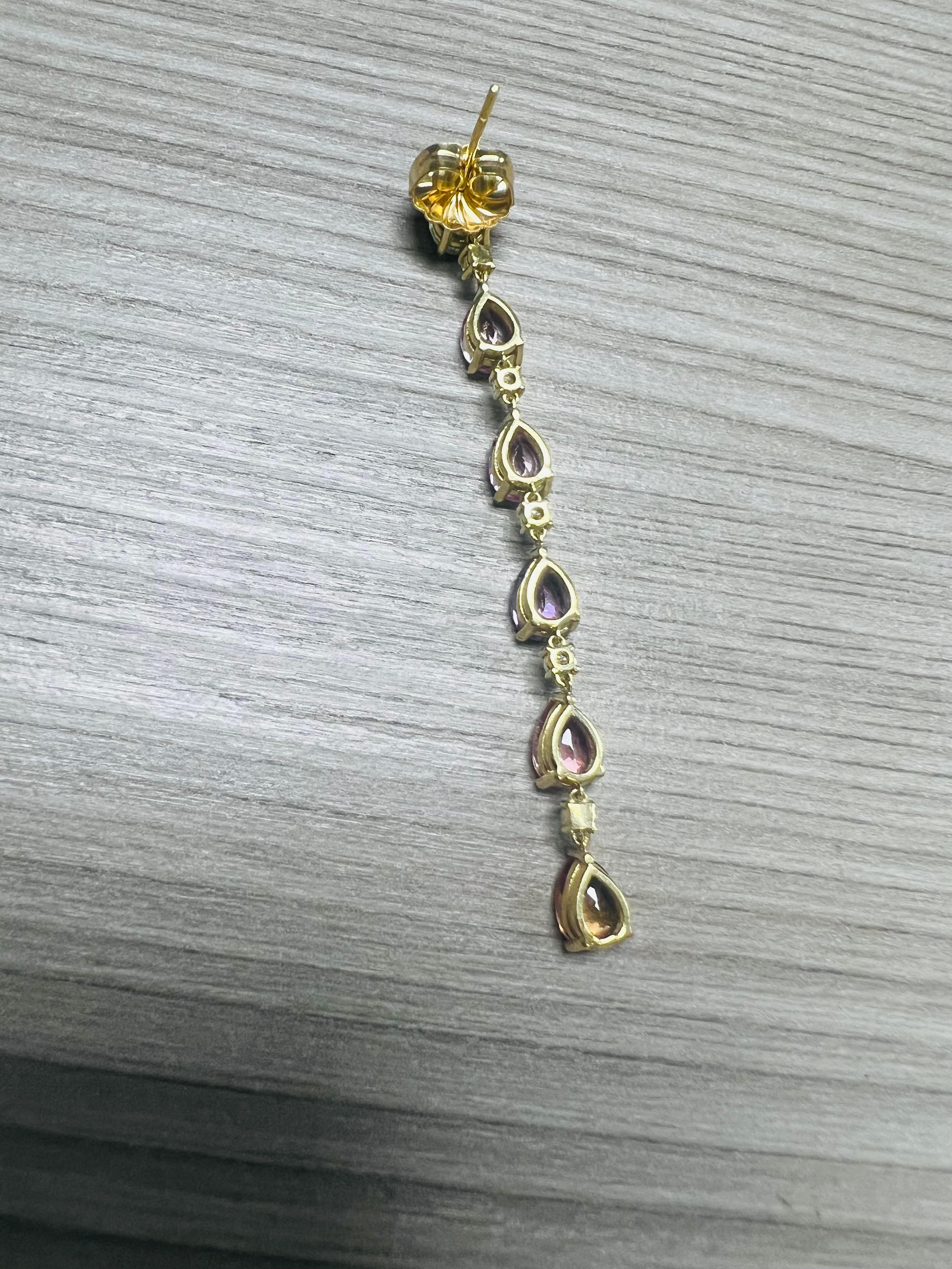 Orecchini in oro giallo 18 carati con diamante e zaffiro da 10,21 carati In condizioni Nuovo in vendita a Los Angeles, CA