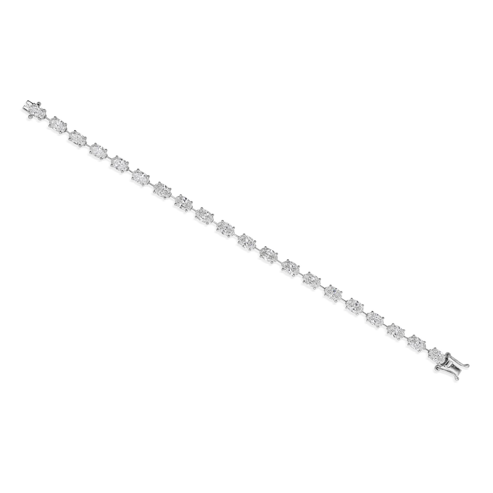 Taille ovale 10.22 Carat SI/H Diamond Engagement Tennis Bracelet 18 Karat White Gold en vente