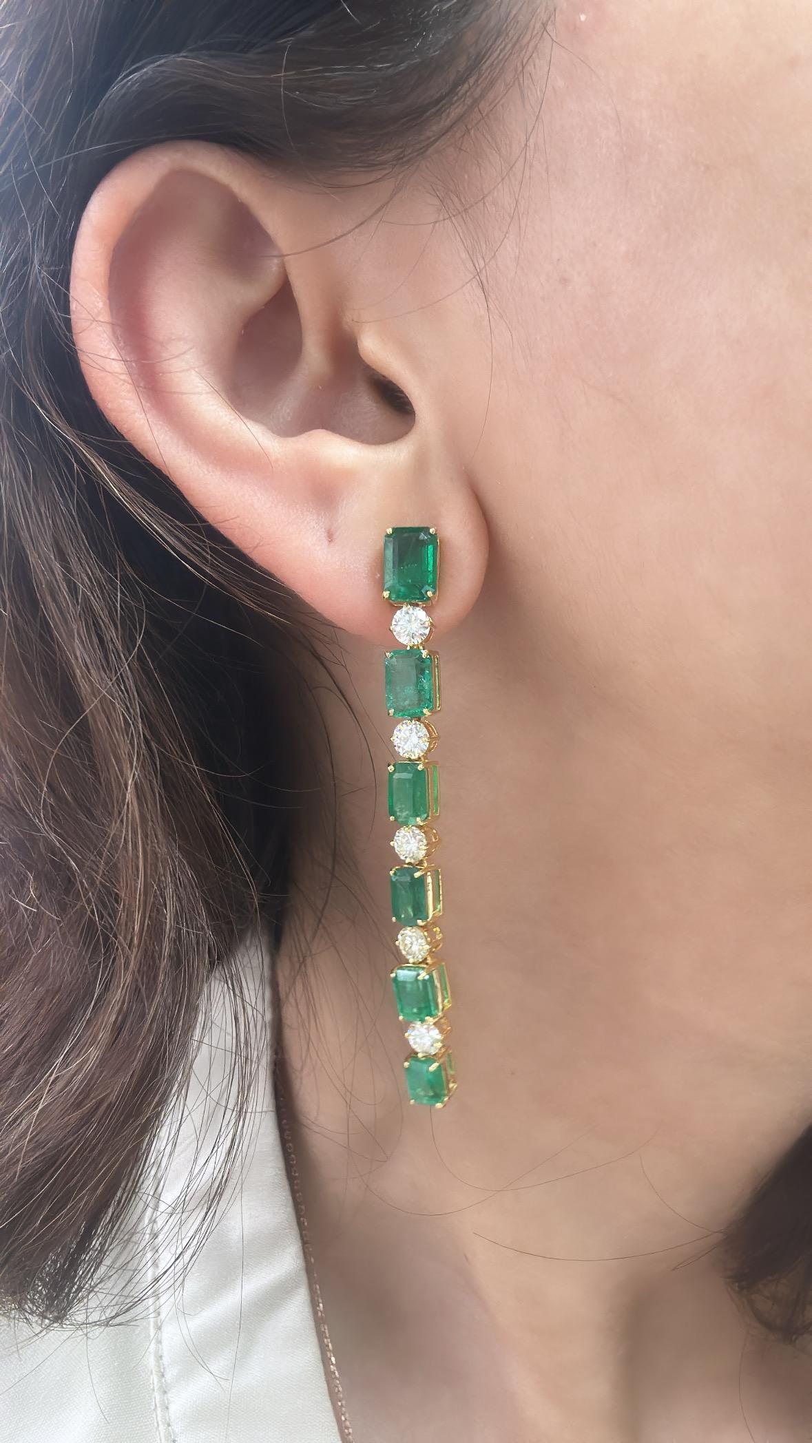 10.22 carats natural Zambian Emerald & Diamonds Chandelier Earrings in 18K Gold For Sale 4