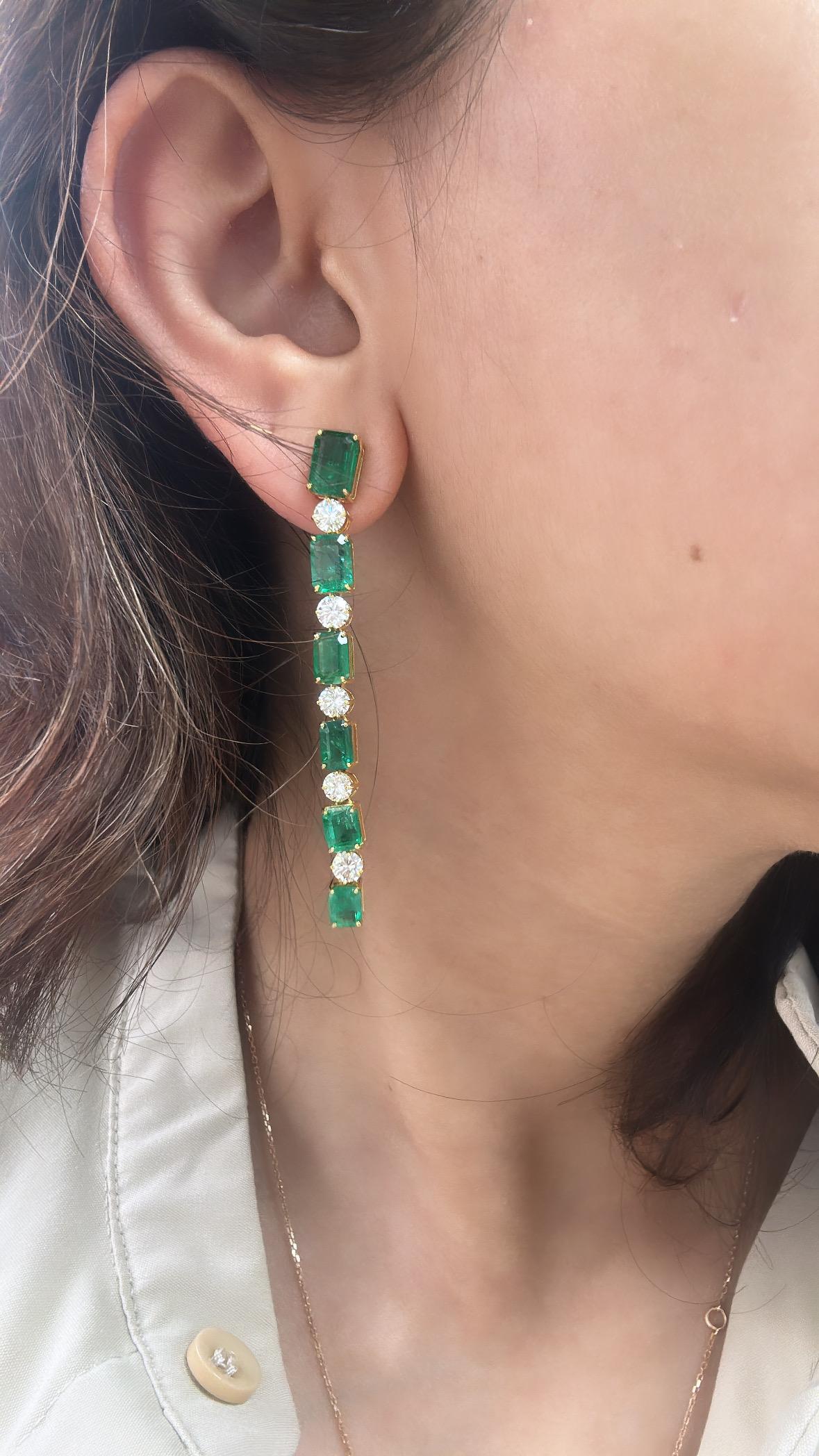10.22 carats natural Zambian Emerald & Diamonds Chandelier Earrings in 18K Gold For Sale 5
