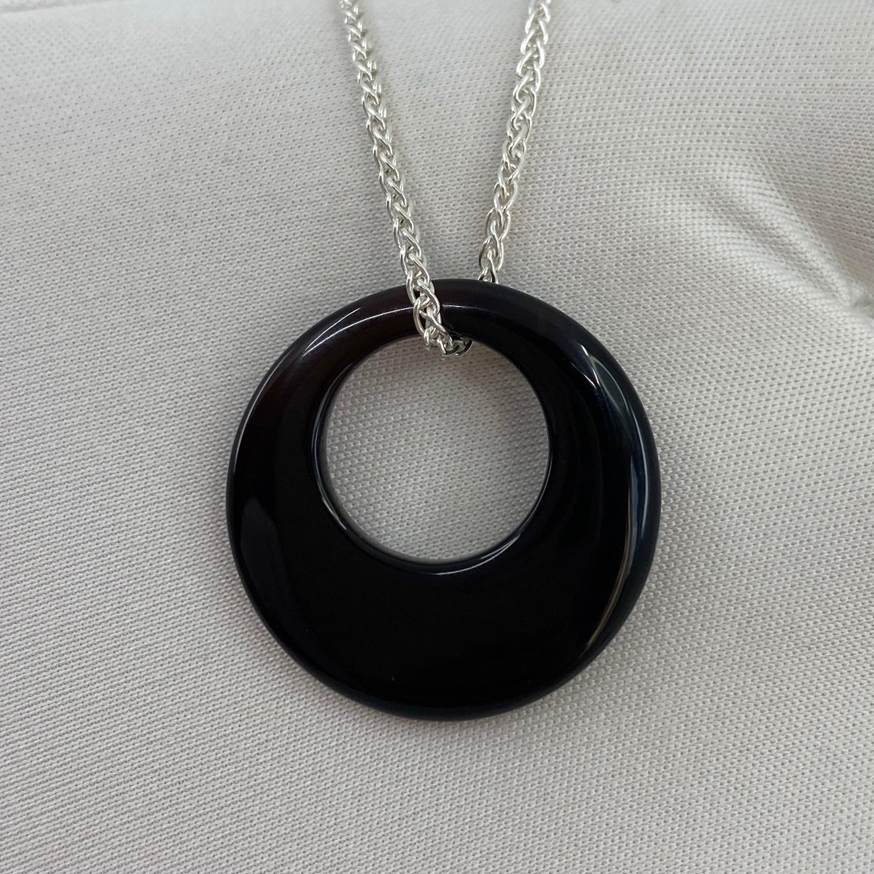 Halskette mit Anhänger, 10,22 Karat schwarzer Onyx Kreis Sterlingsilber Spiga im Zustand „Neu“ in Birmingham, GB