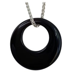 Collier pendentif à chaîne Spiga en argent sterling avec cercle en onyx noir de 10,22 carats