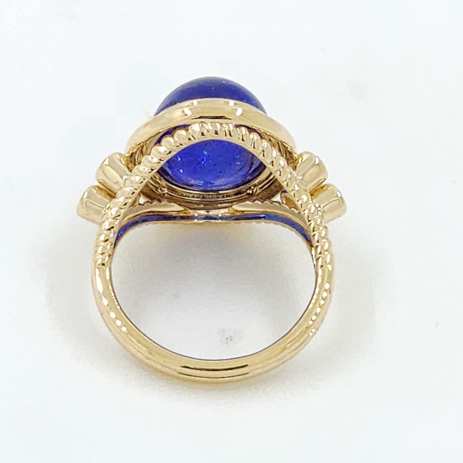 Contemporary IGI Certified 10.22Ct Cabochon Tanzanite Cocktail Ring in 14K Yellow Gold