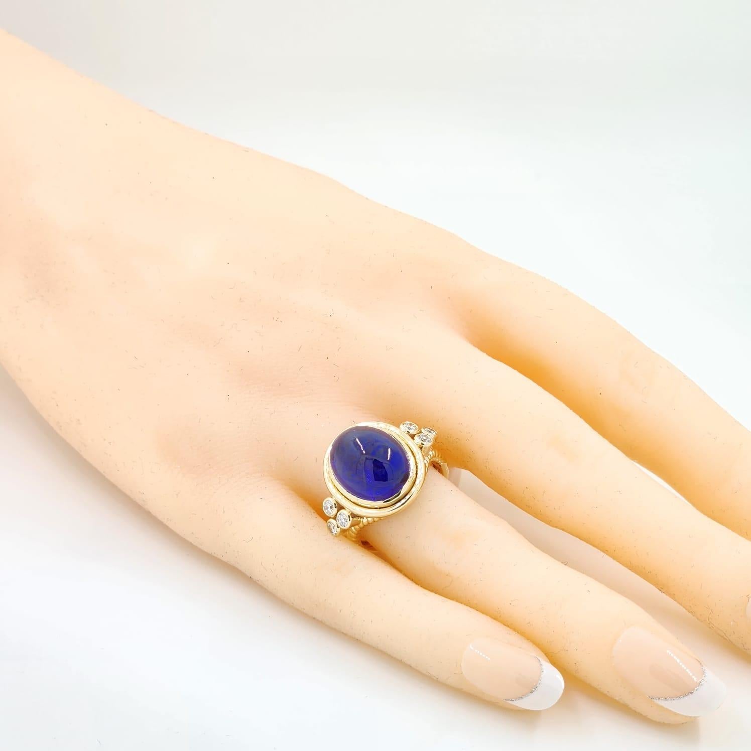Women's IGI Certified 10.22Ct Cabochon Tanzanite Cocktail Ring in 14K Yellow Gold