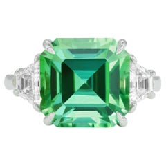 Anillo de turmalina verde menta de 10,23 quilates en platino