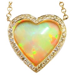 Collier en or 14 carats avec halo de diamants et opale en forme de cœur naturel de 10,24 carats