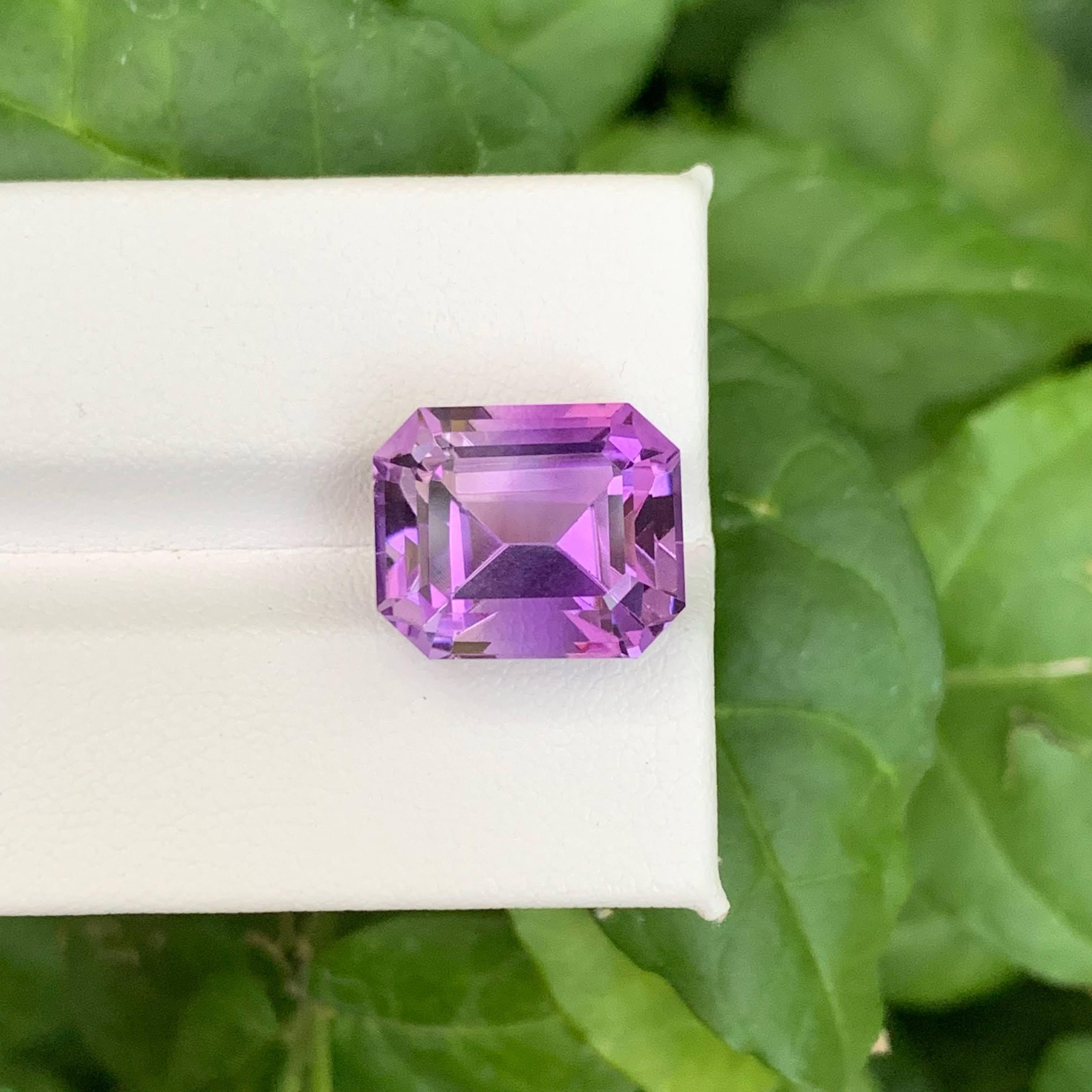 10.25 Karat Natürlicher Loser Lila Amethyst Stein Smaragd Schliff Brasilianischer Edelstein im Zustand „Neu“ im Angebot in Bangkok, TH