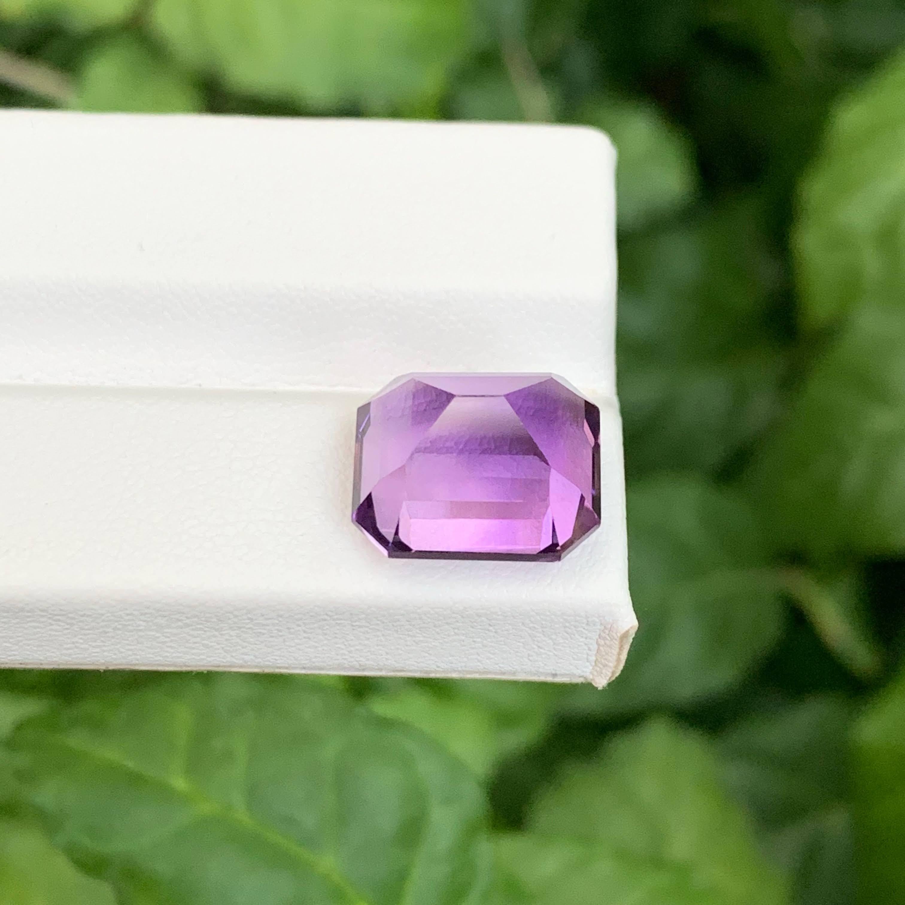 10.25 Karat Natürlicher Loser Lila Amethyst Stein Smaragd Schliff Brasilianischer Edelstein für Damen oder Herren im Angebot