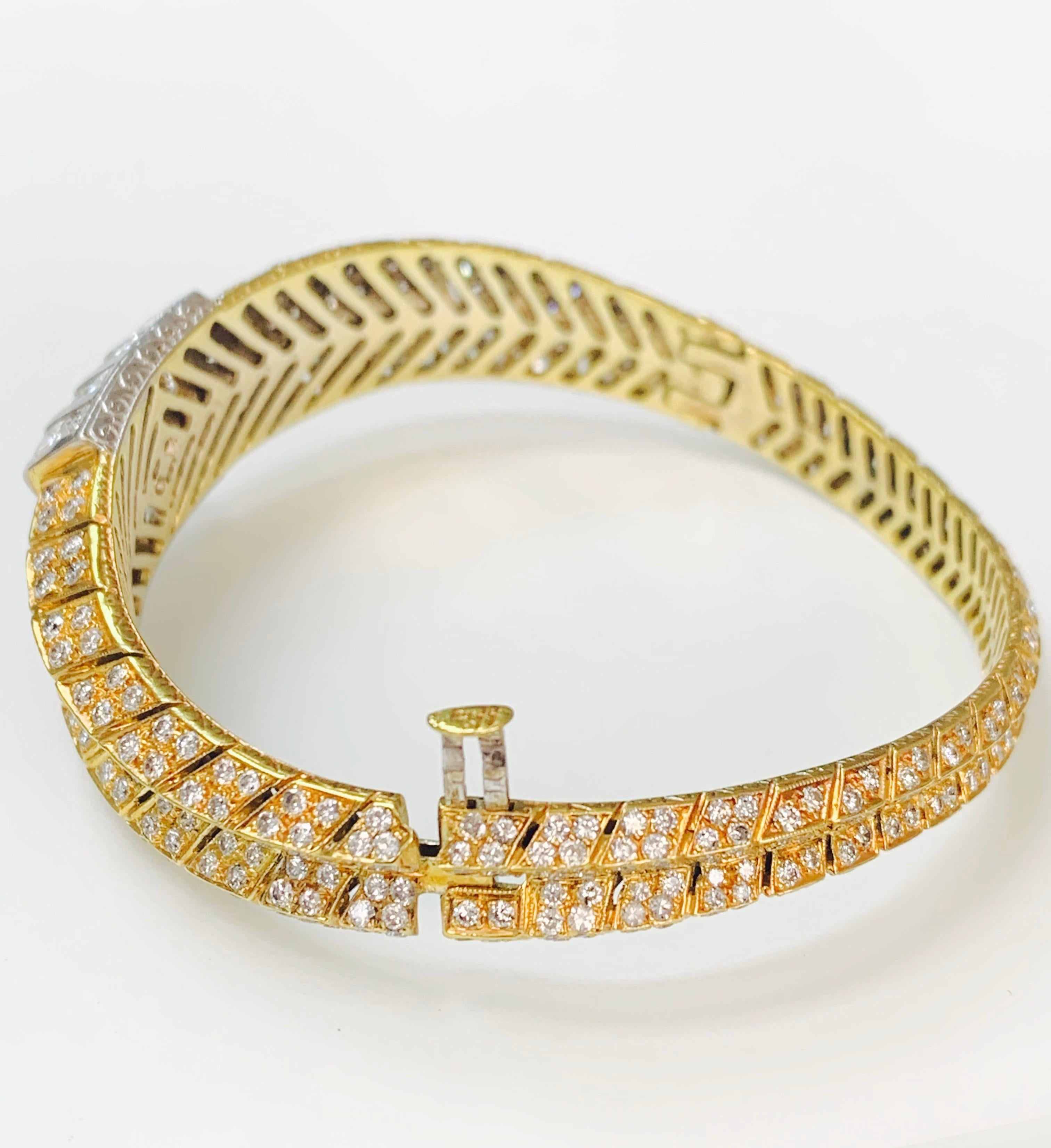 Bracelet jonc en or blanc 18 carats avec diamants blancs de 10,25 carats en vente 3