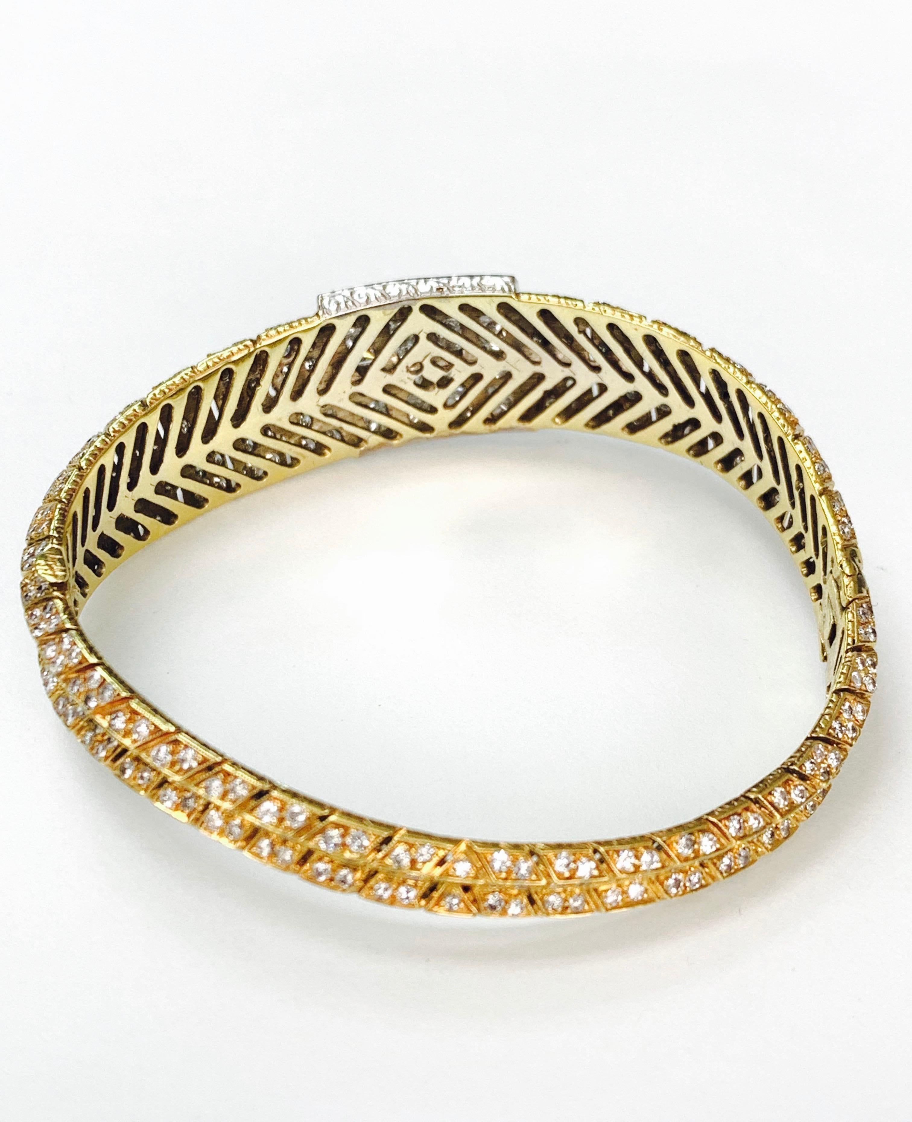 Bracelet jonc en or blanc 18 carats avec diamants blancs de 10,25 carats en vente 6