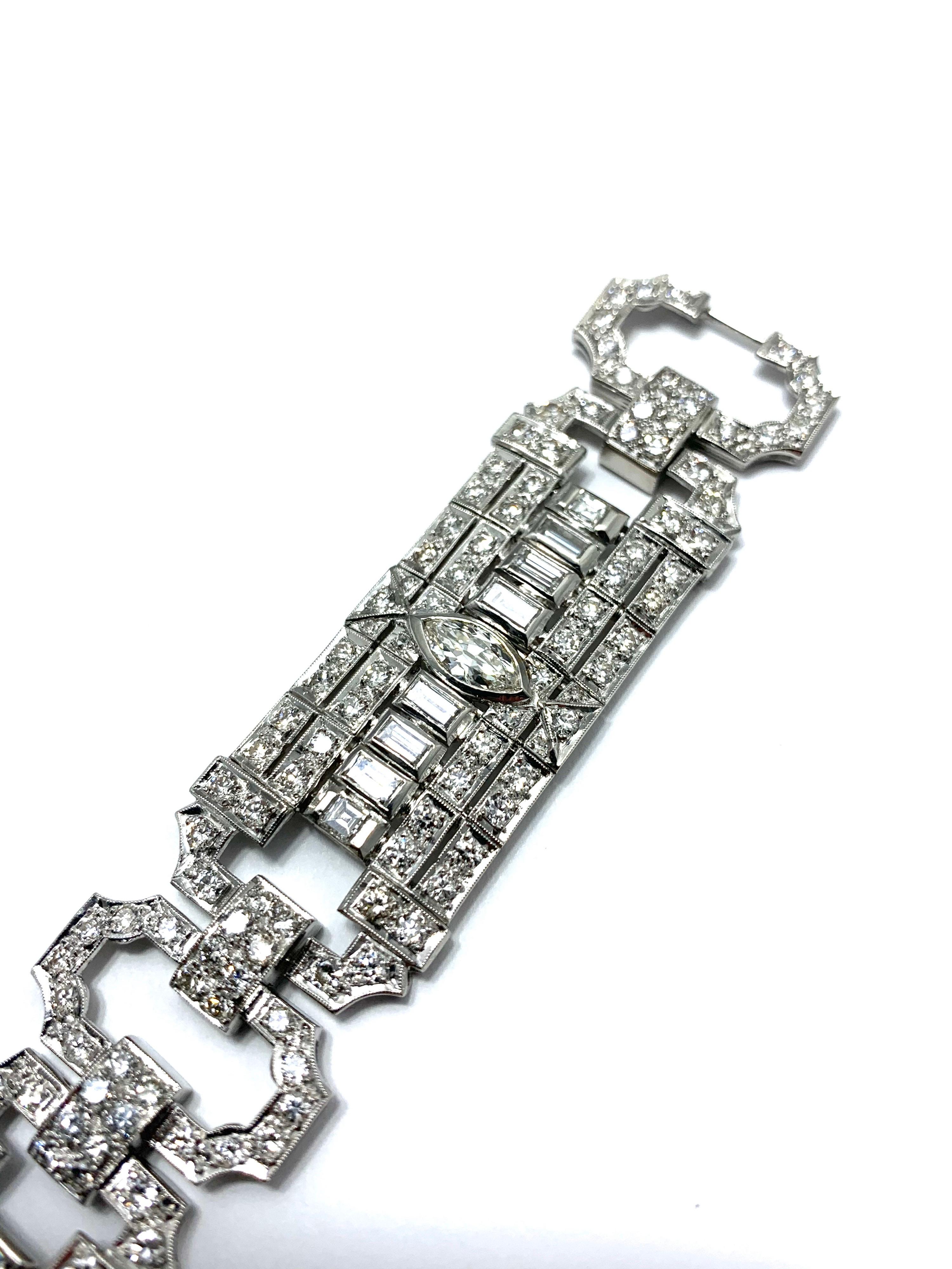 10.25 Carat Art Deco Style Diamond and Platinum Bracelet In Excellent Condition In Chevy Chase, MD