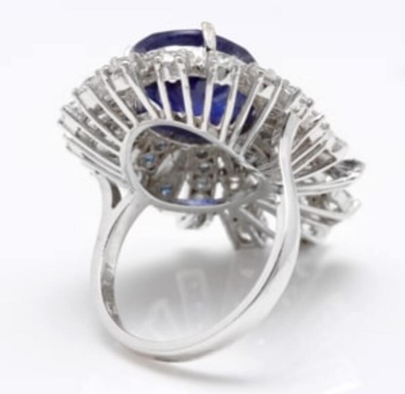 10.25 Carat Exquisite Natural Blue Sapphire and Diamond 14K Solid White Gold In New Condition For Sale In Los Angeles, CA