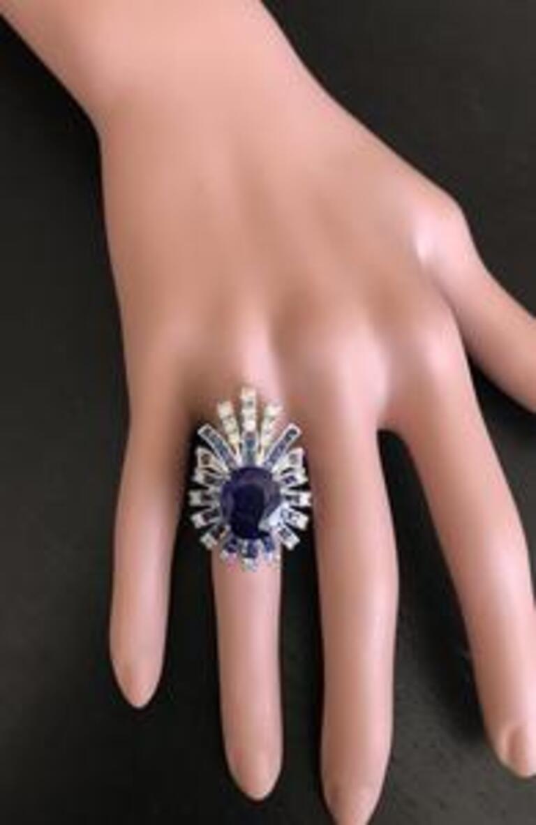 Femenino o masculino Exquisito zafiro azul natural de 10,25 quilates y diamante de oro blanco macizo de 14 quilates en venta