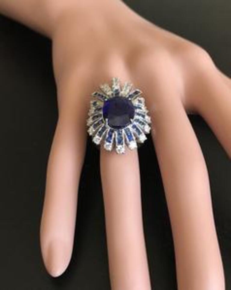 Exquisito zafiro azul natural de 10,25 quilates y diamante de oro blanco macizo de 14 quilates en venta 2