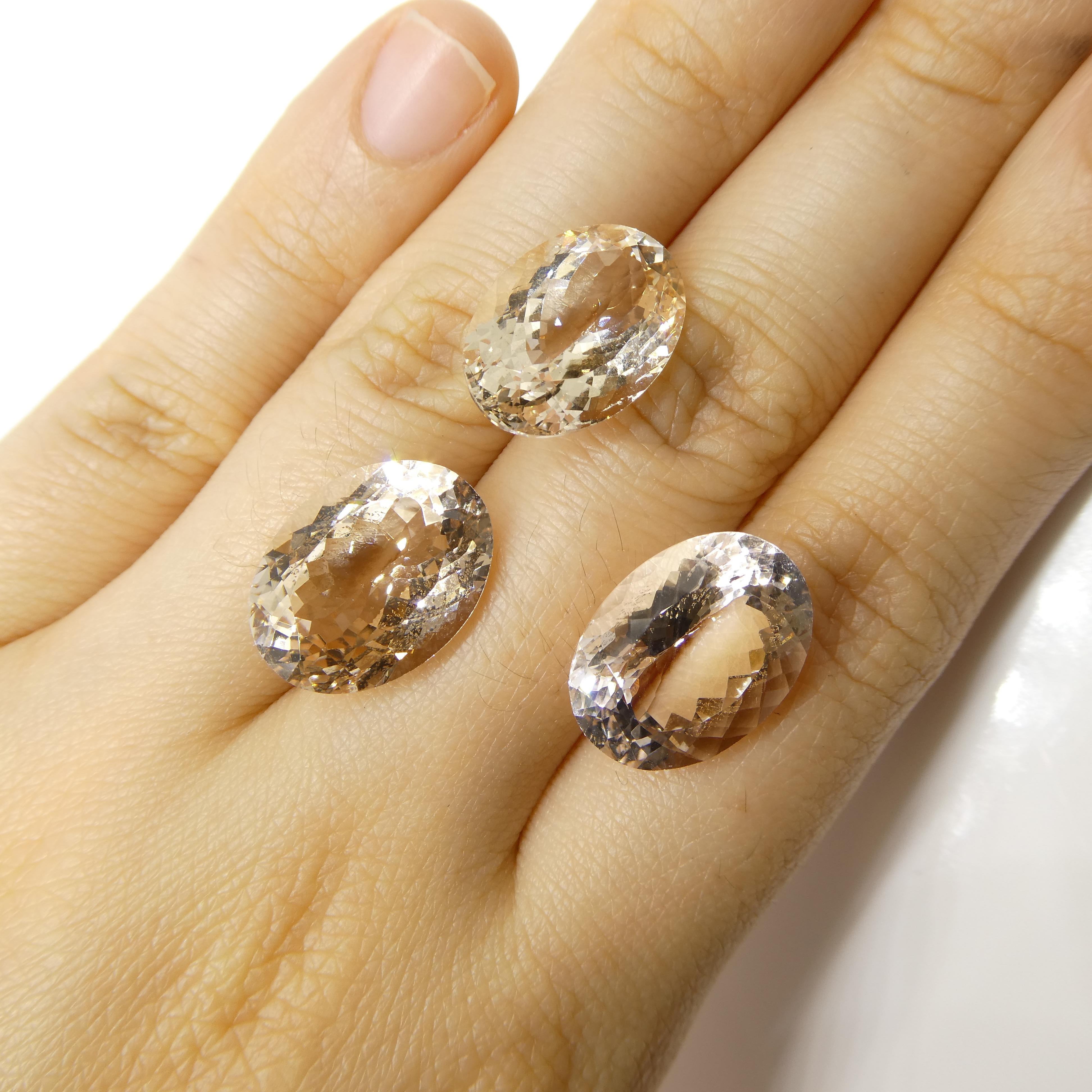 Description :

Type de gemme : Morganite
Nombre de pierres : 2
Poids : 10,25 cts
Dimensions : 14.01x9.92x6.43mm /13.92x9.94x6.18 mm
Forme : Ovale
Couronne de style de coupe : Coupe brillante modifiée
Pavillon des styles de coupe : Coupe mixte
La