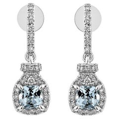 Boucles d'oreilles pendantes en or blanc 18 carats avec aigue-marine de 1,026 carat et diamant blanc.