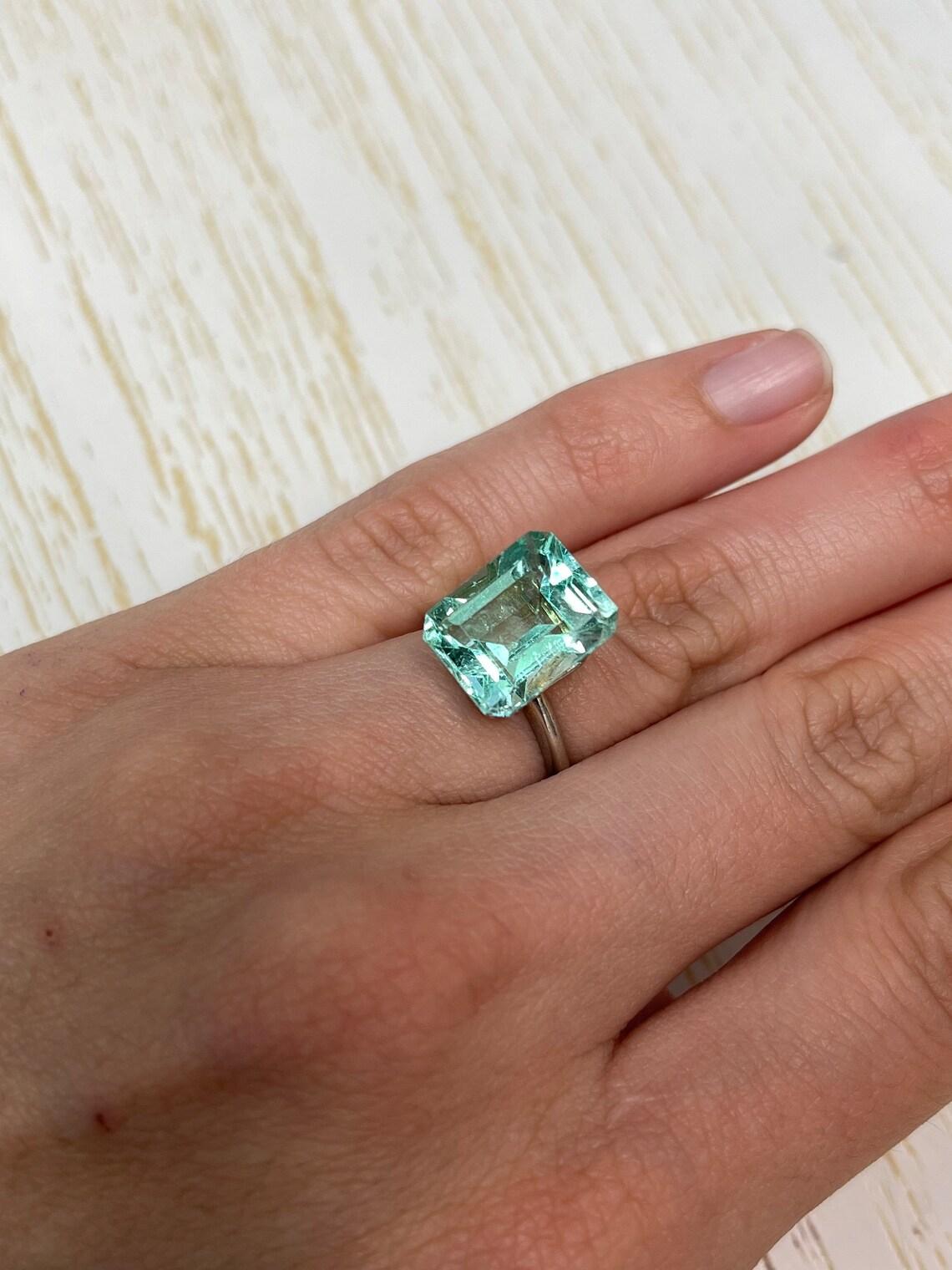 10,26ct VS Smeraldo colombiano Jyotish: 13x11 Taglio Smeraldo Verde per l'Astrologia in vendita 2