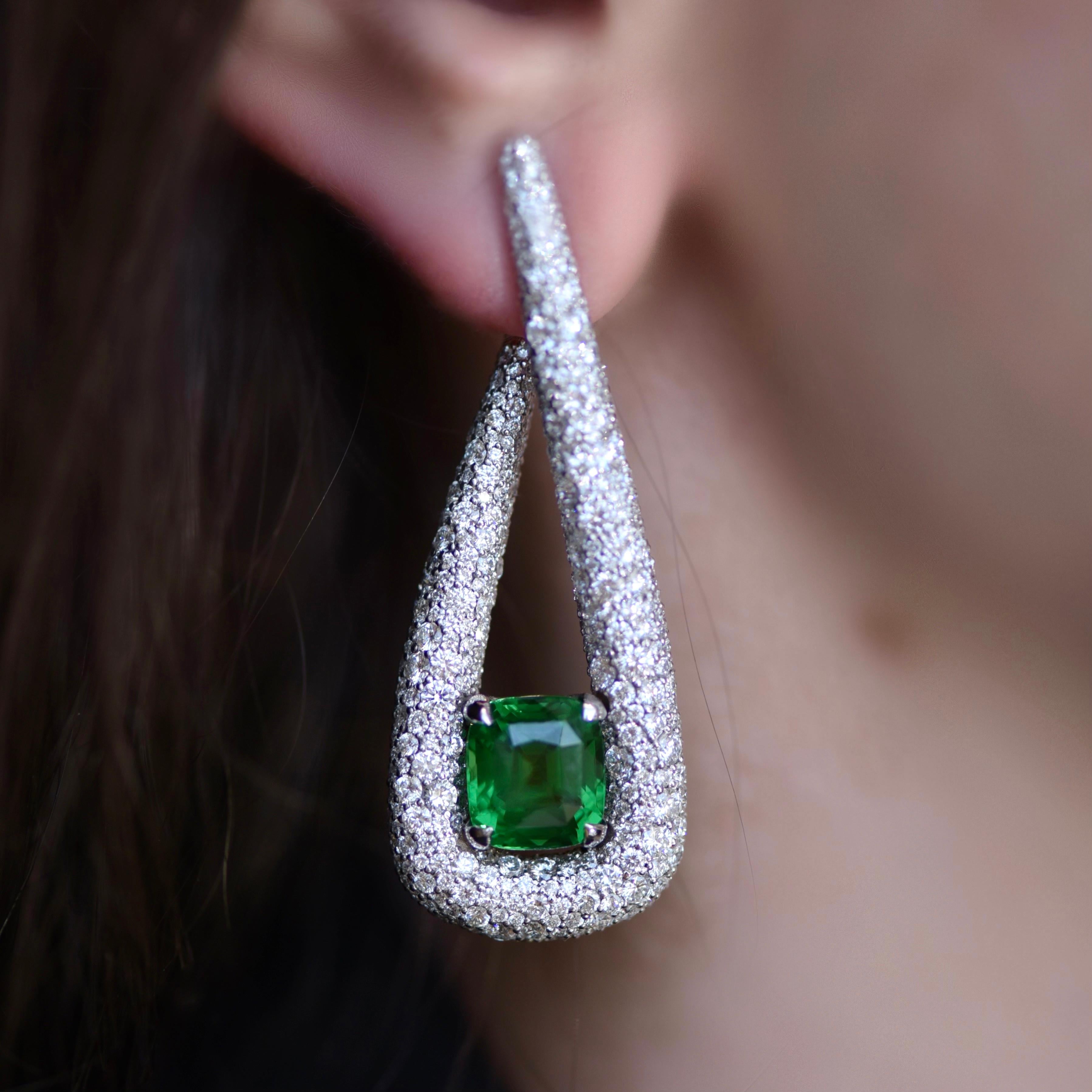 One of a kind earrings with rare tsavorites from limited High Jewellery Glam Collection by D&A.
These cocktail earrings immediately attract the attention. They are ideal for any event or red carpet. Just put them on and you will feel like a