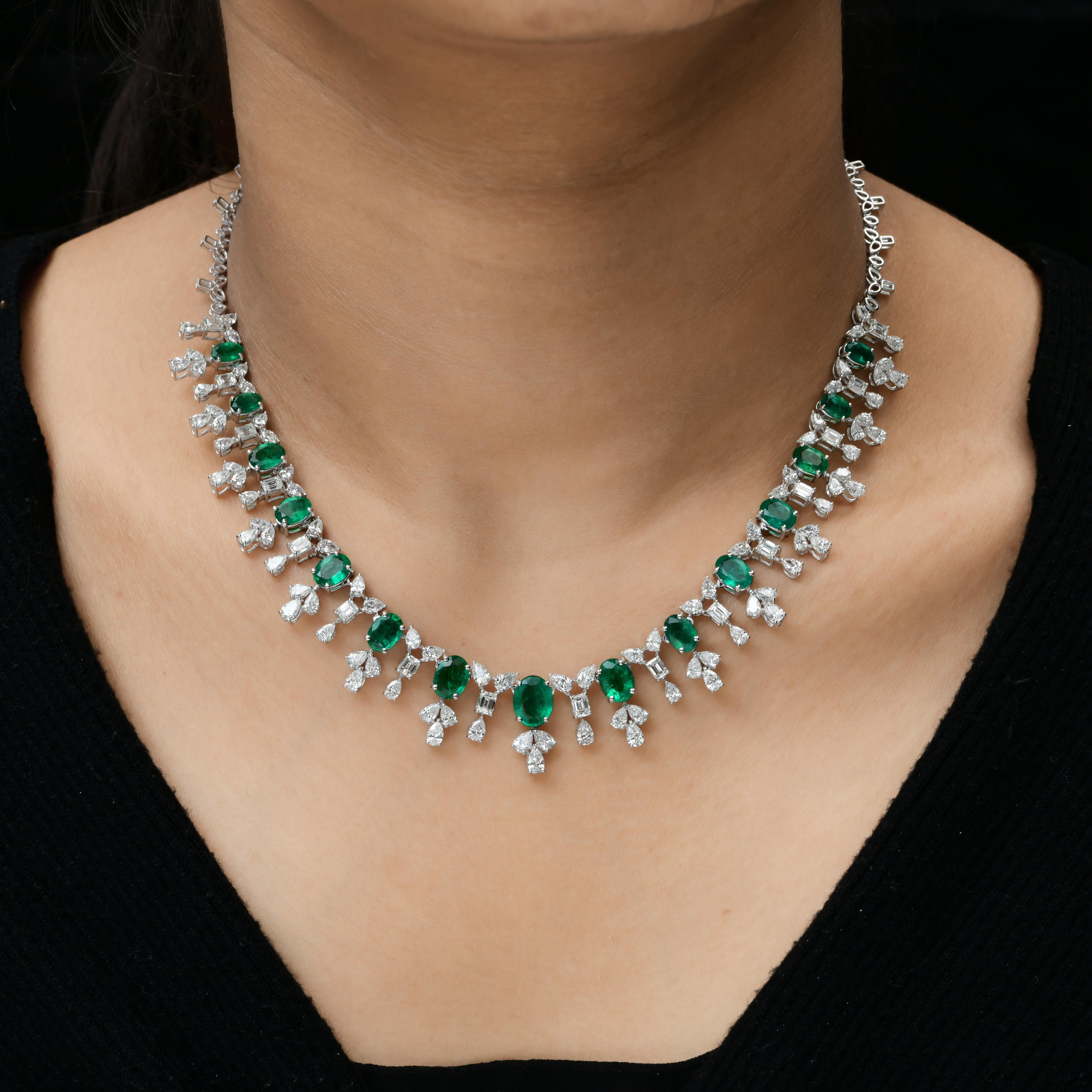 Women's 10.27 Carat Zambian Emerald 10.6 Carat SI/H Diamond 14 Karat White Gold Necklace For Sale