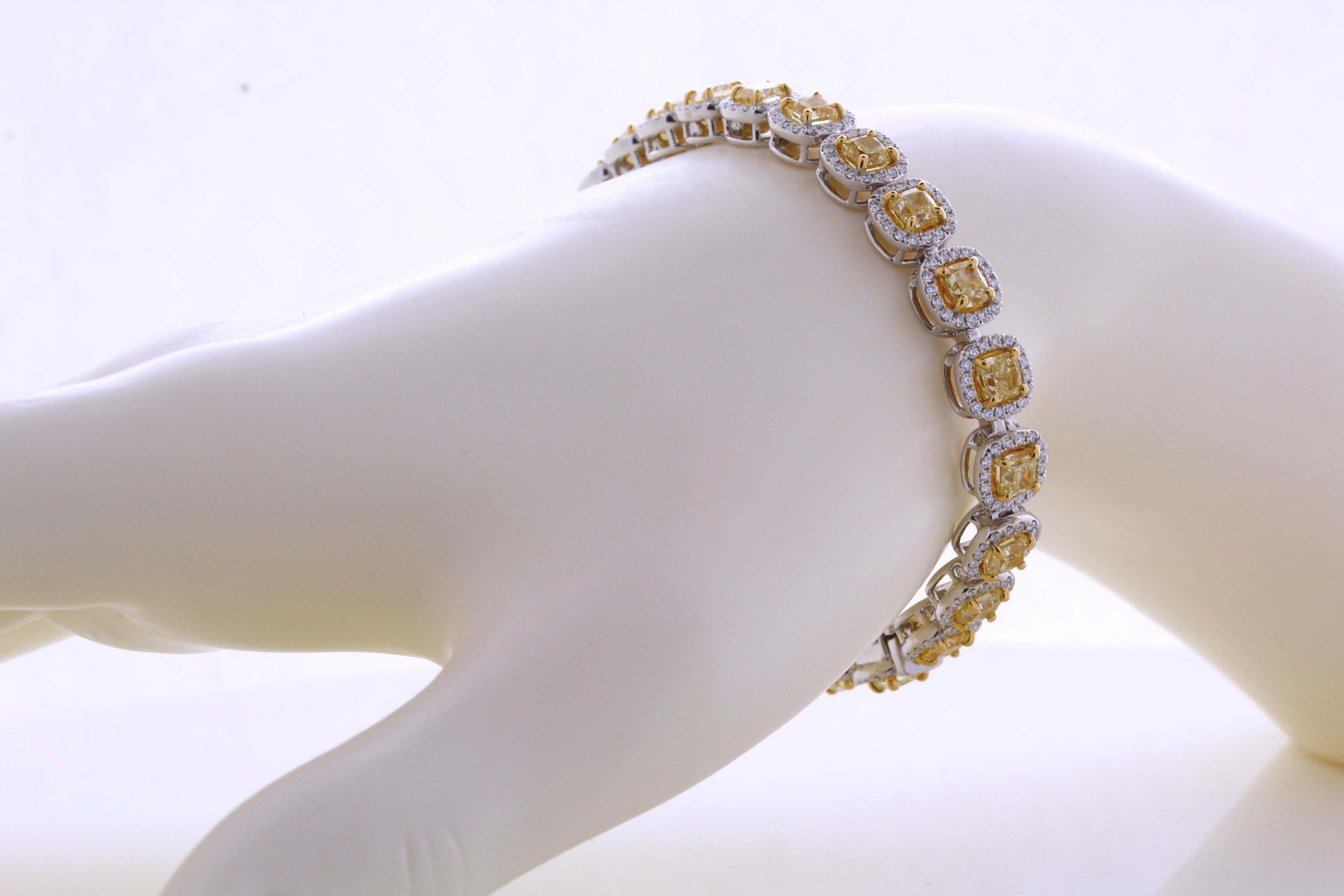 10.28 Carat Cushion Cut Fancy Yellow VS2+ Diamond Tennis Bracelet 18 Karat Gold For Sale 2