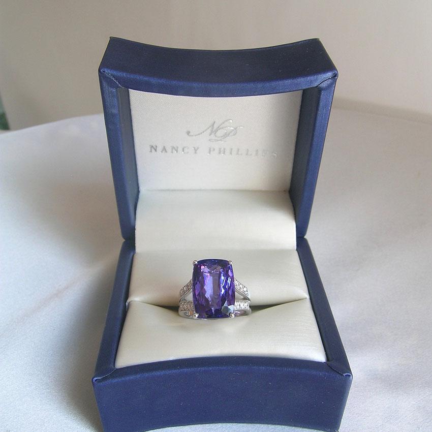 Modern 10.28 Carat Tanzanite Cocktail Ring For Sale