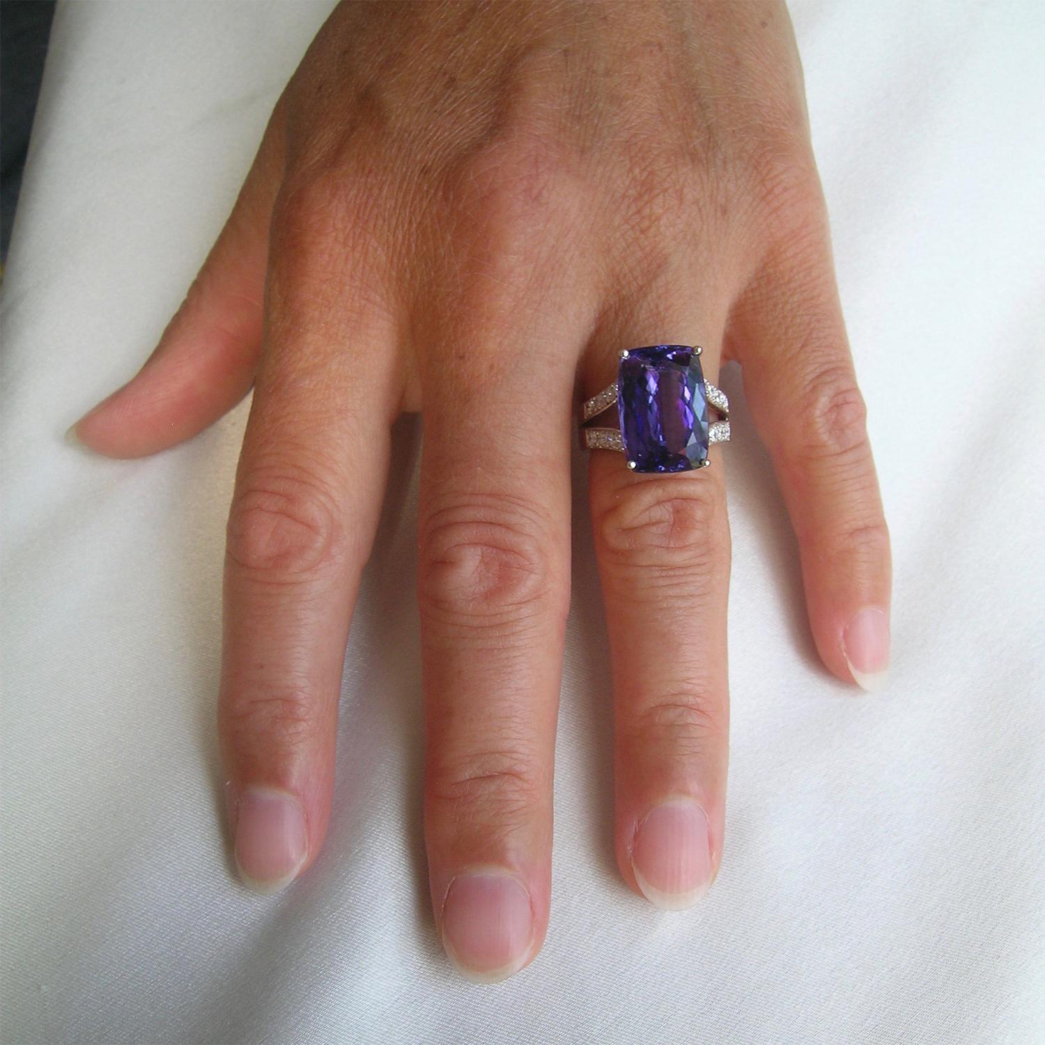10.28 Carat Tanzanite Cocktail Ring In New Condition For Sale In Eugene, OR
