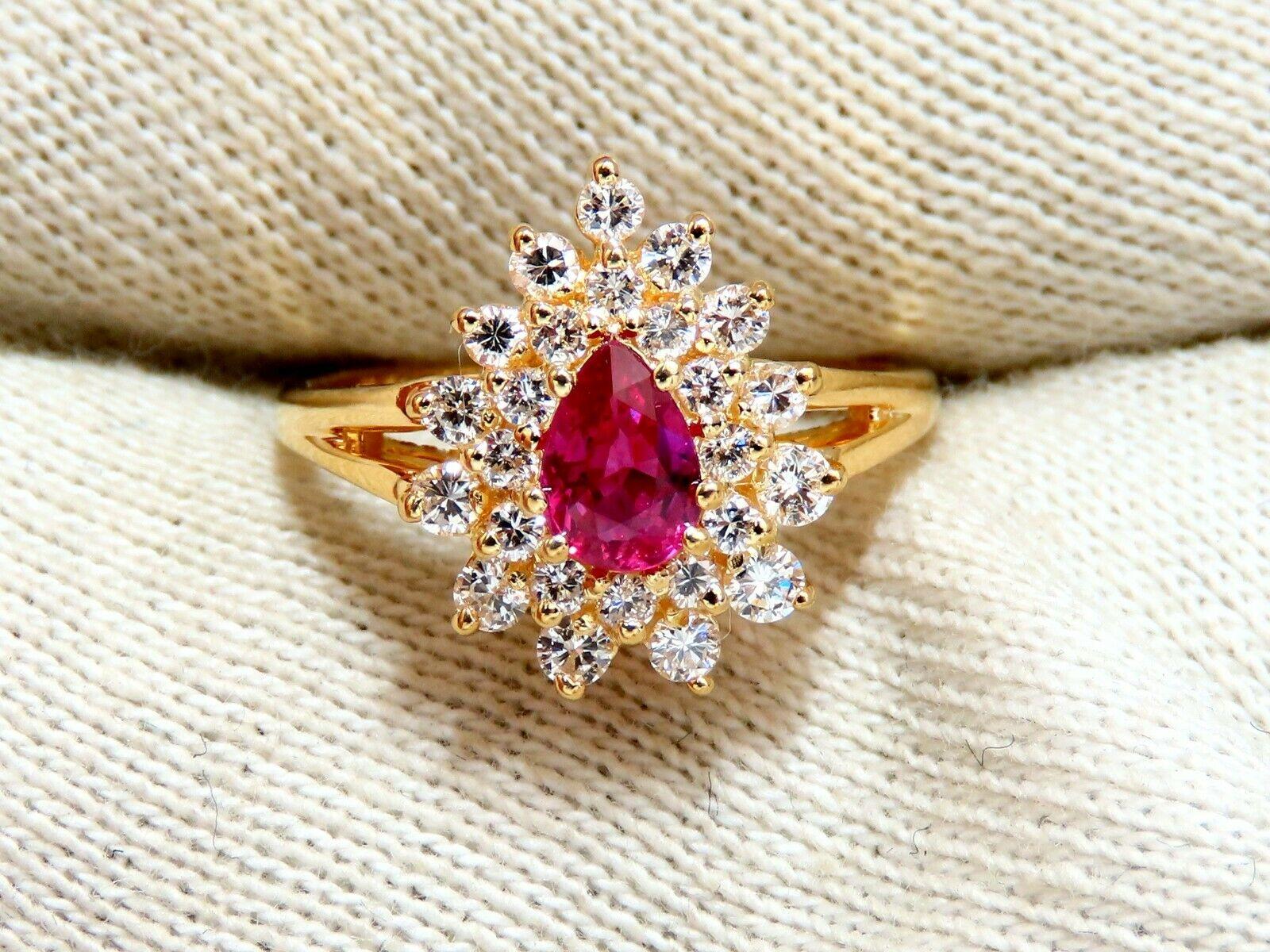 1.02 Carat Natural Ruby Diamonds Ring Pear Cluster 14 Karat In New Condition For Sale In New York, NY