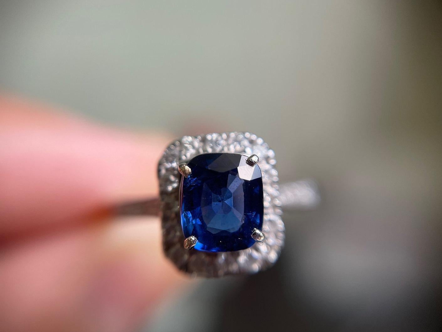 Anello con zaffiro blu e diamante 1,02 carati No Heat in oro massiccio 18 carati In condizioni Nuovo in vendita a Singapore, SG