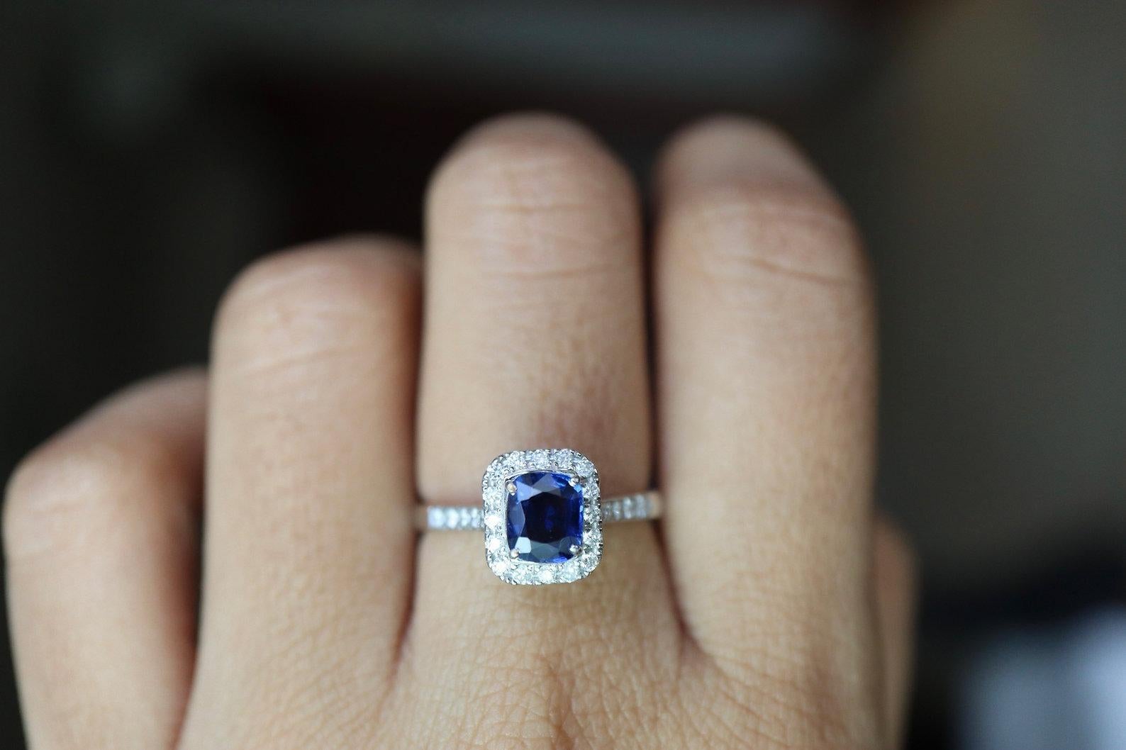 Anello con zaffiro blu e diamante 1,02 carati No Heat in oro massiccio 18 carati in vendita 3