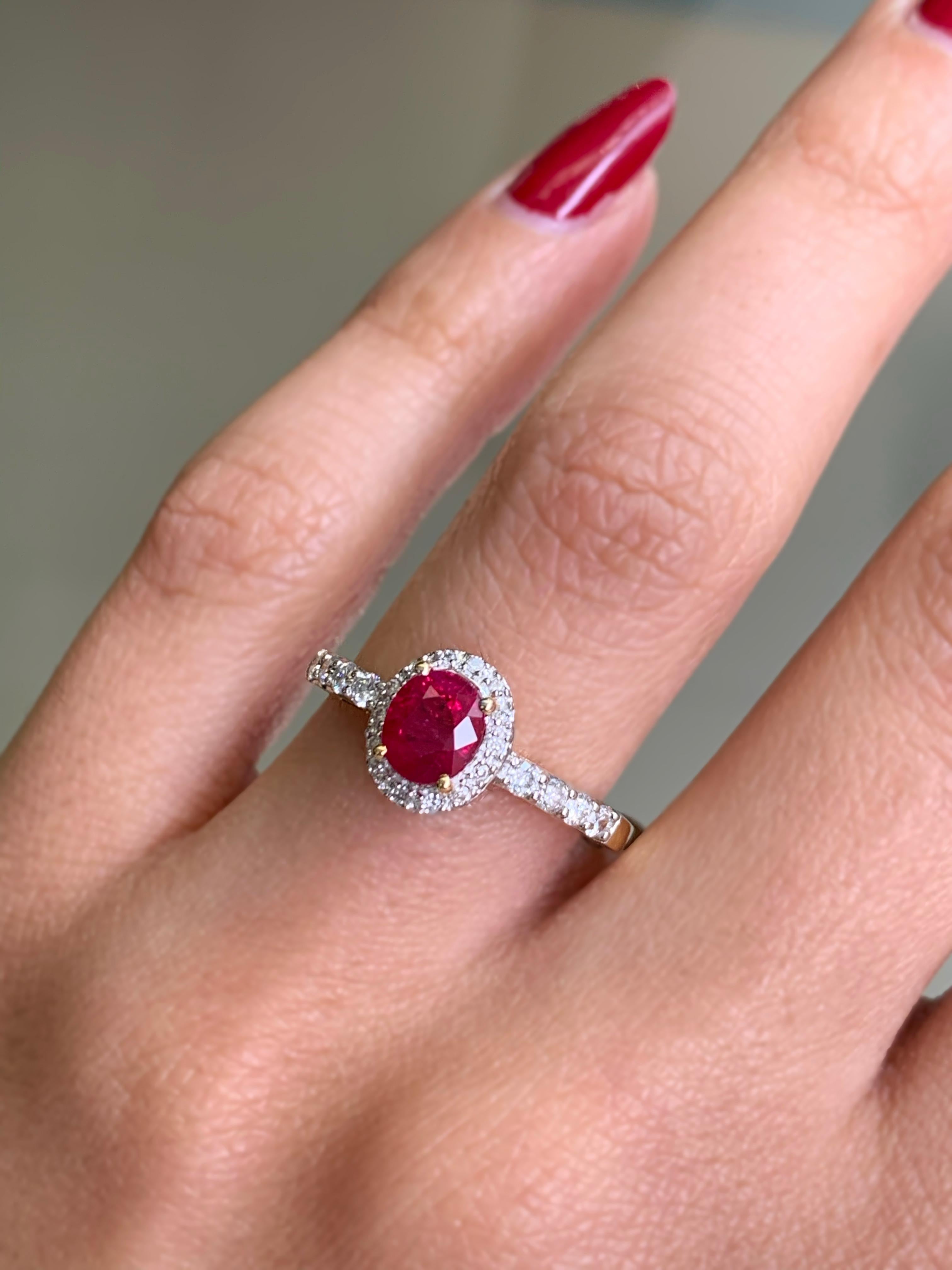 1.02 Carat Oval Ruby and Diamond 18 Carat White and Yellow Gold Engagement Ring In New Condition In London, GB