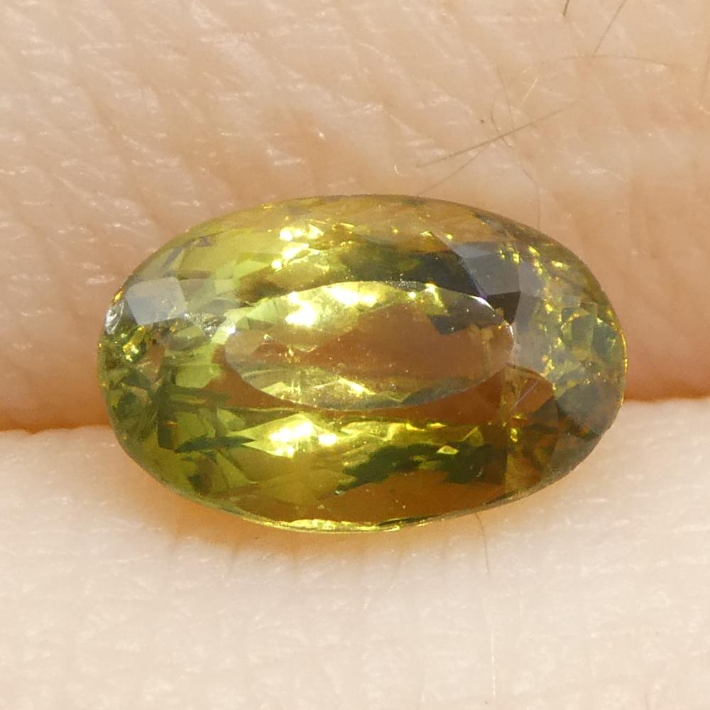 1.02ct Oval Yellowish Green to Yellowish Brown Alexandrite from Sri Lanka For Sale 5