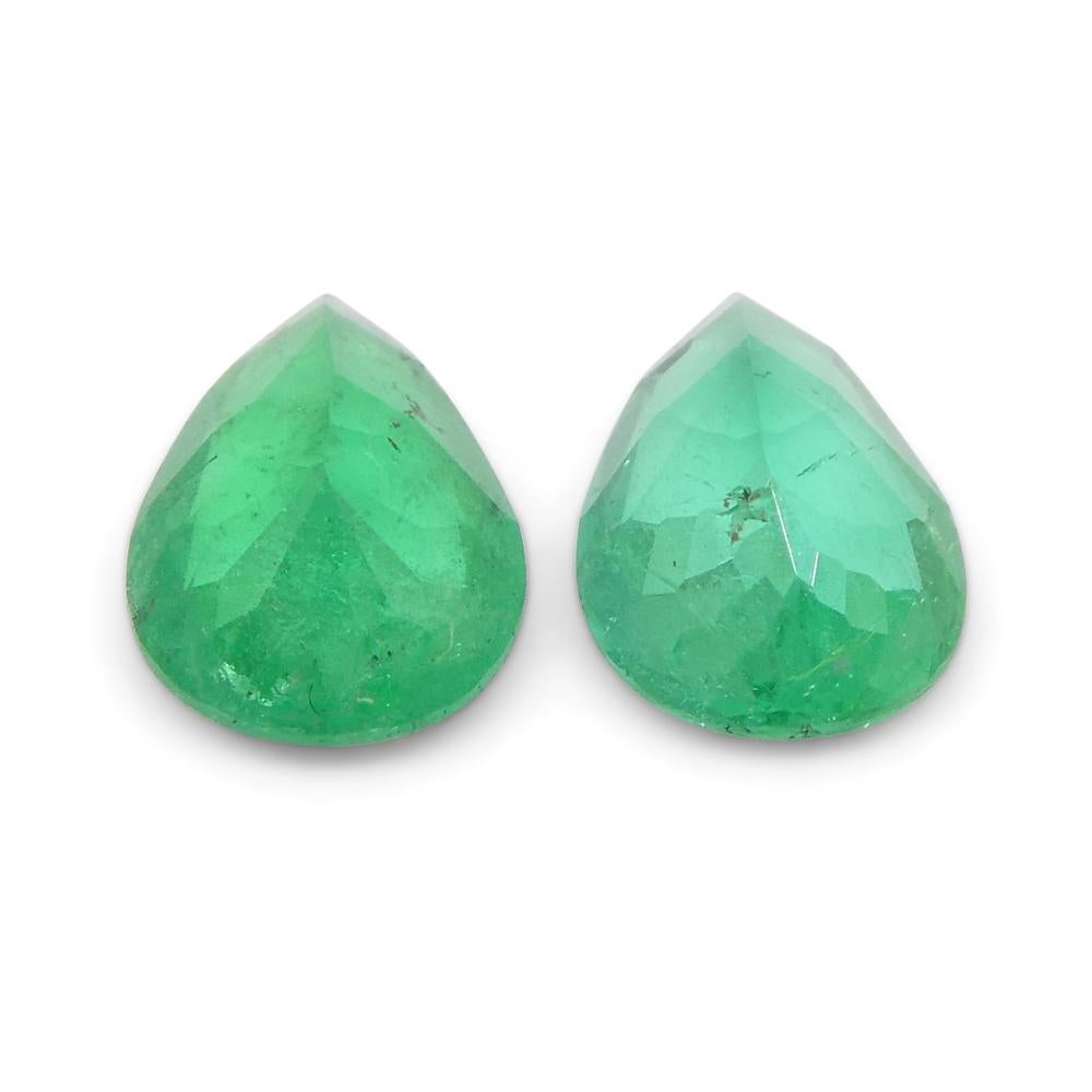 1.02ct Pair Pear Green Emerald from Colombia In New Condition For Sale In Toronto, Ontario