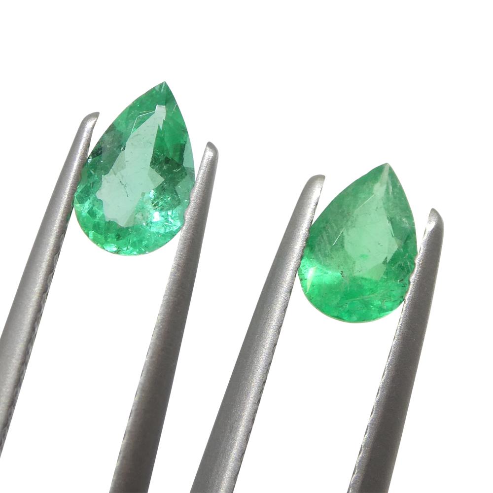 Women's or Men's 1.02ct Pair Pear Green Emerald from Colombia For Sale