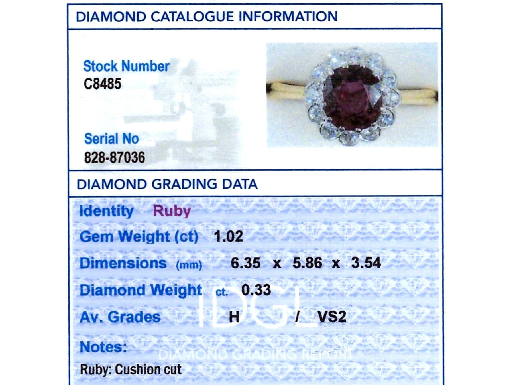 1,02 Karat Rubin und 0,33 Karat Diamant 18k Gelbgold Cluster-Ring Circa 1930 im Angebot 3