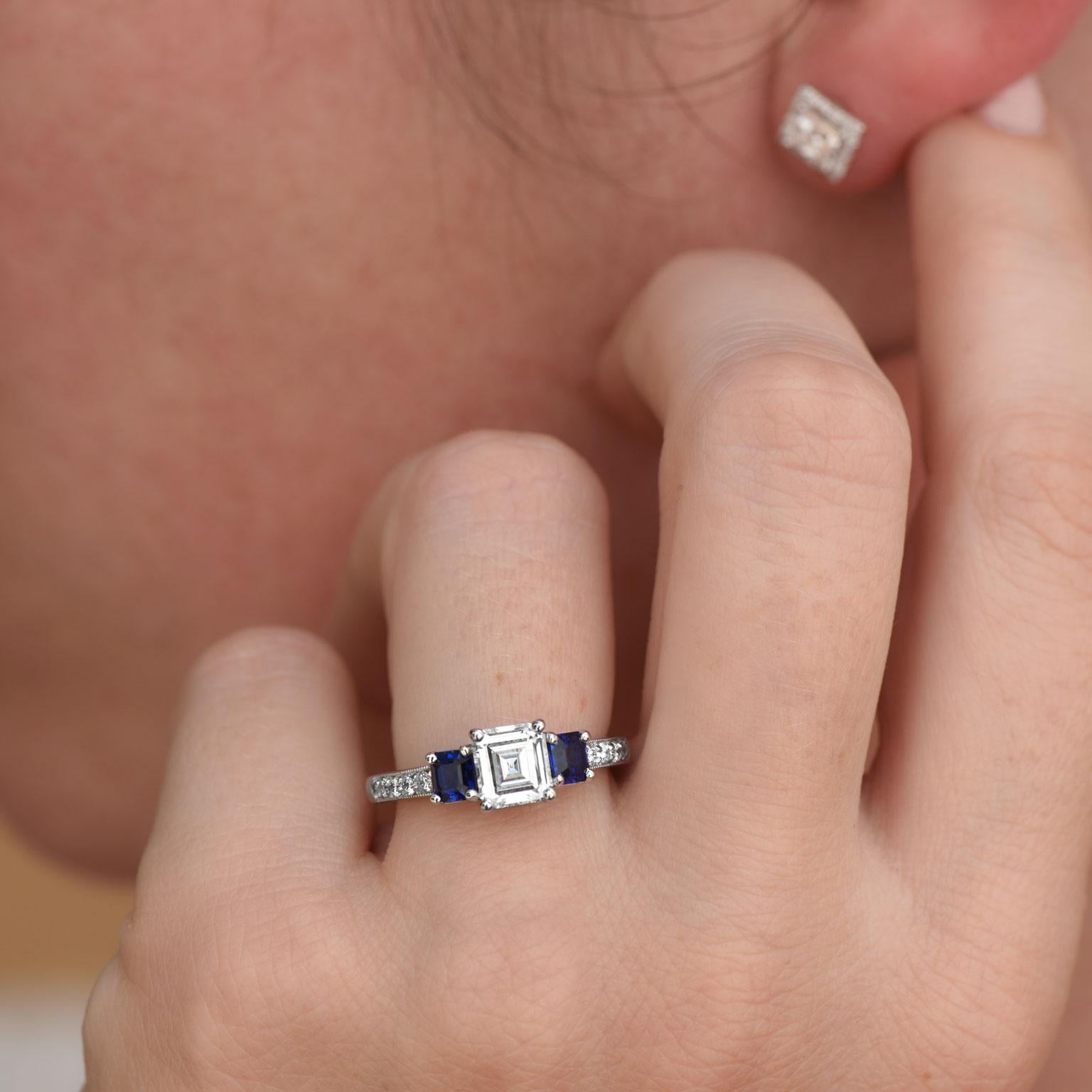 H&H GIA Cert 1.02 Carat Square Emerald Cut Diamond Ring 2 Assher Blue Sapphires In New Condition For Sale In Miami, FL