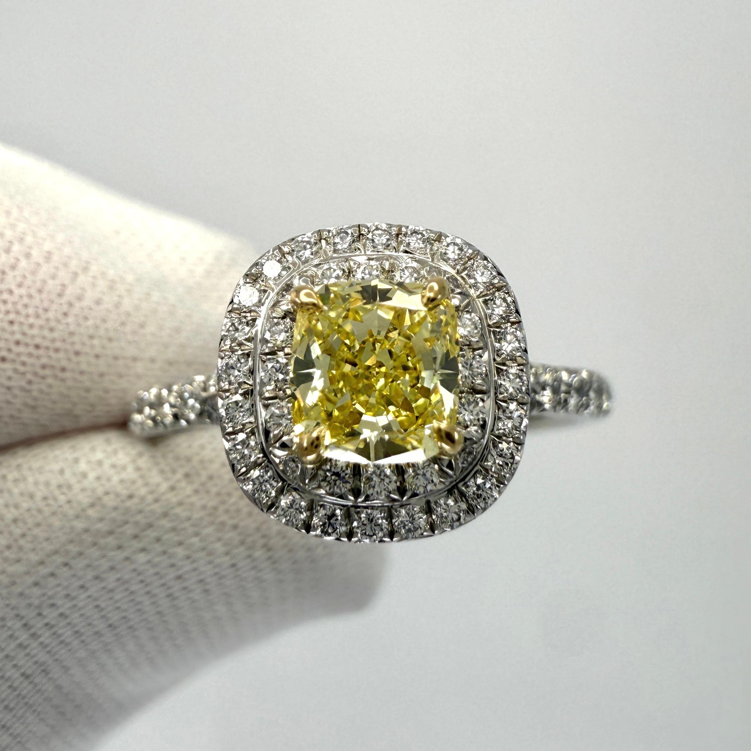 1,02 carati Tiffany & Co. Anello con diamante giallo intenso in oro e platino Soleste Halo in vendita 6