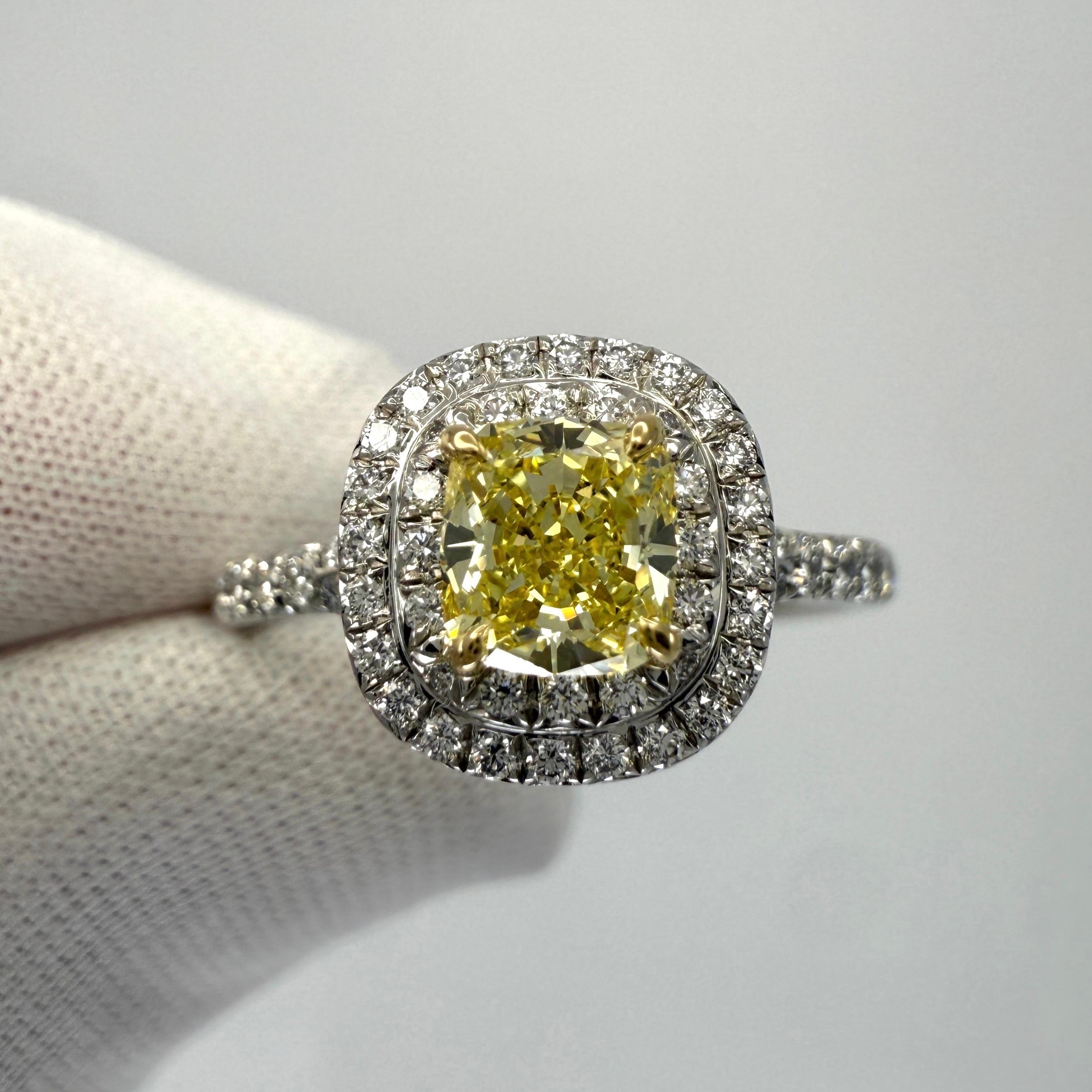 1,02 carati Tiffany & Co. Anello con diamante giallo intenso in oro e platino Soleste Halo in vendita 1
