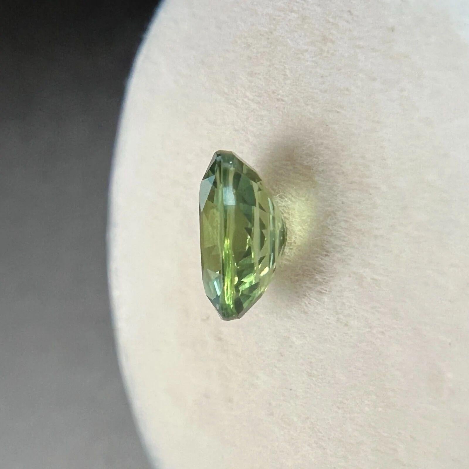 1.02ct Vivid Green Sapphire Natural Oval Cut Loose Cut Gemstone VS In New Condition In Birmingham, GB