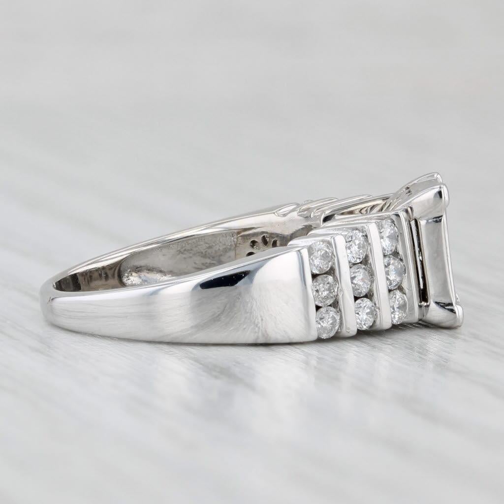 Informations sur les pierres précieuses :
- Diamants naturels -
Total des carats - 0.48ctw
Taille - Brilliante ronde
Couleur - G - I
Clarté - SI2 - I1

- Diamants naturels -
Total des carats - 0.54ctw
Taille - Brilliante princesse
Couleur - G -