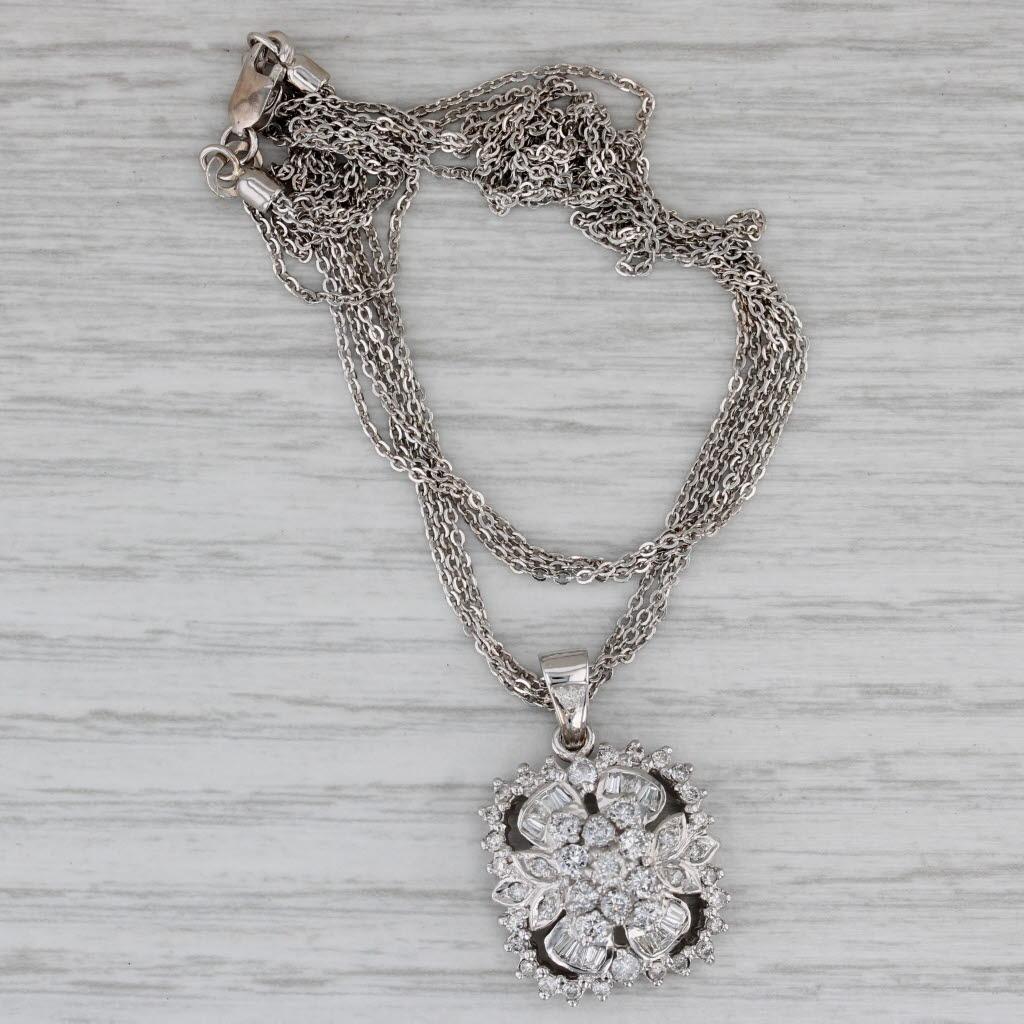 Informations sur les pierres précieuses :
- Diamants naturels-
Total des carats - 0.40ctw
Taille - Brilliante ronde
Couleur - G - H
Clarté - SI2 - I1

- Diamants naturels -
Total des carats - 0.34ctw
Taille - Brilliante ronde
Couleur - G - J
Clarté