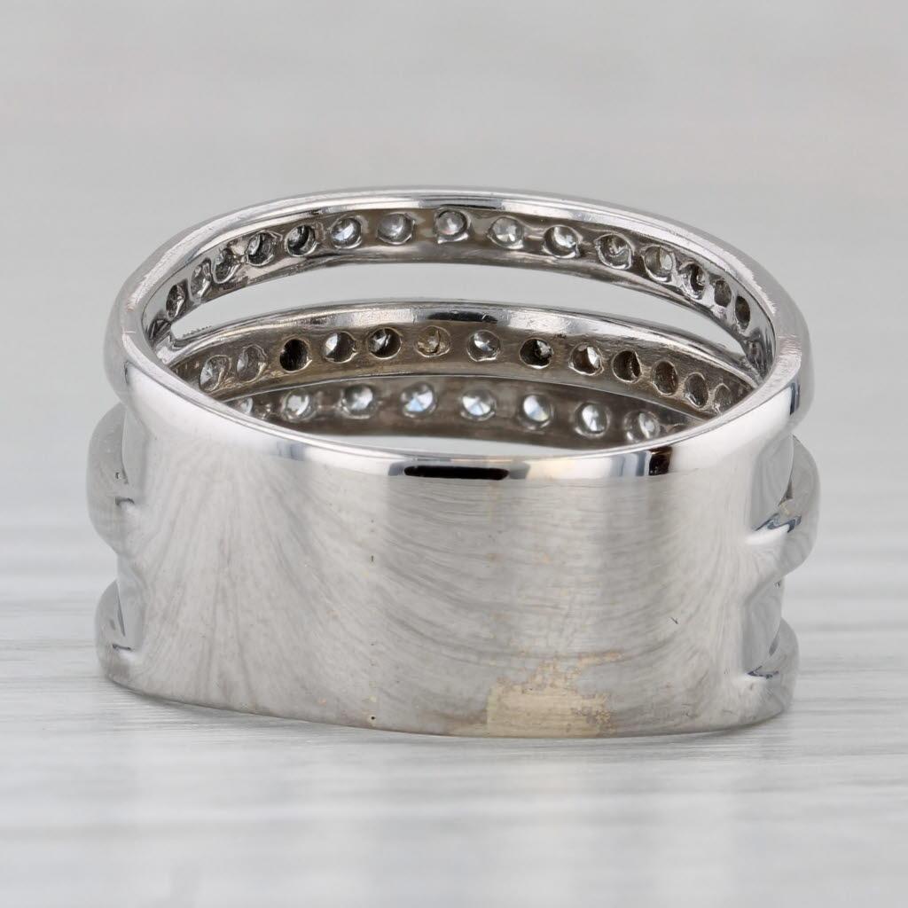 Taglio rotondo Anello a fascia multipla con diamanti da 1,02 ct. in oro bianco 18 carati misura 8 Cocktail in vendita