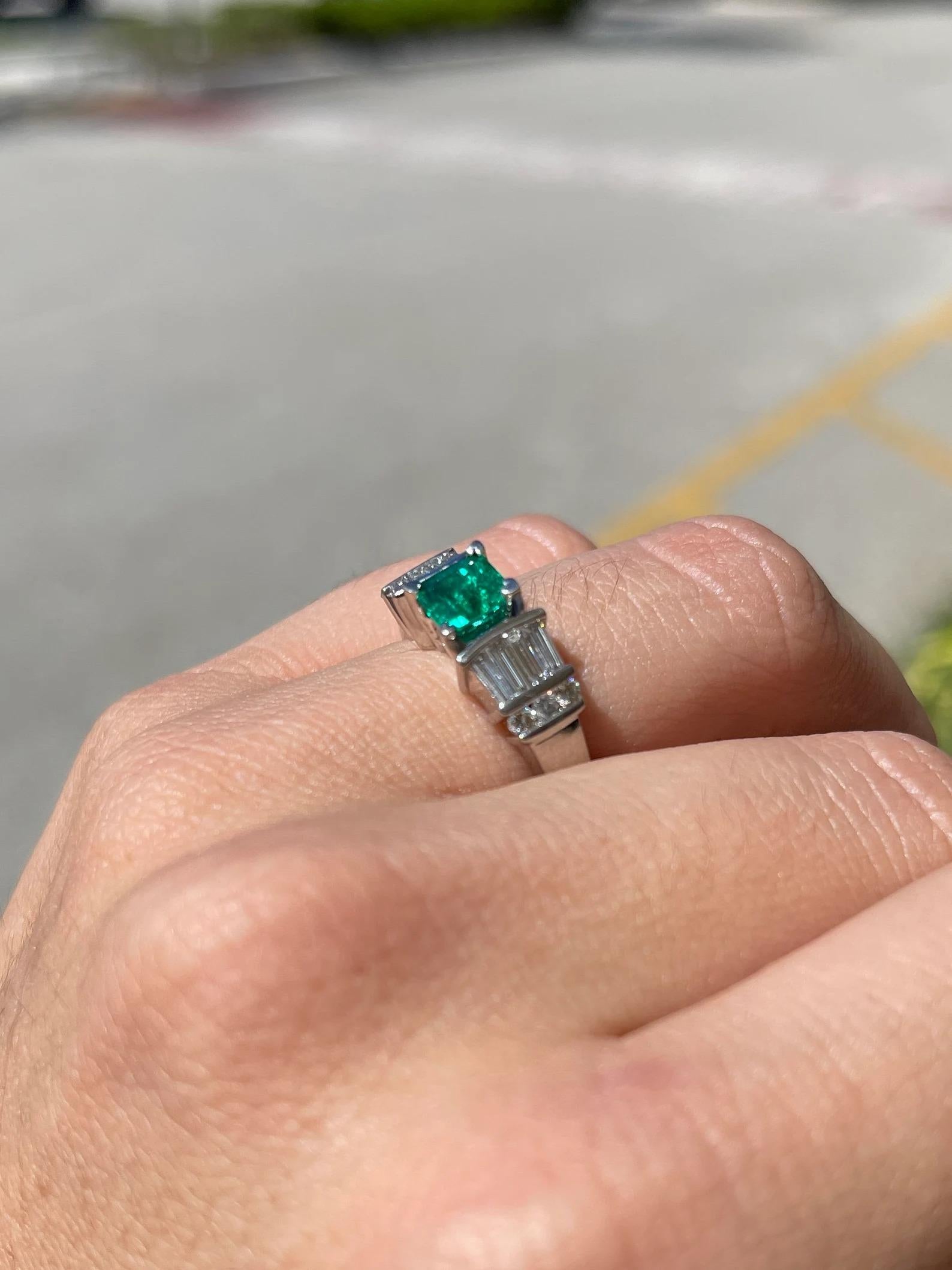 1.02tcw AAA Fine Quality Rich Green Colombian Emerald & Diamond Engagement Plat For Sale 1