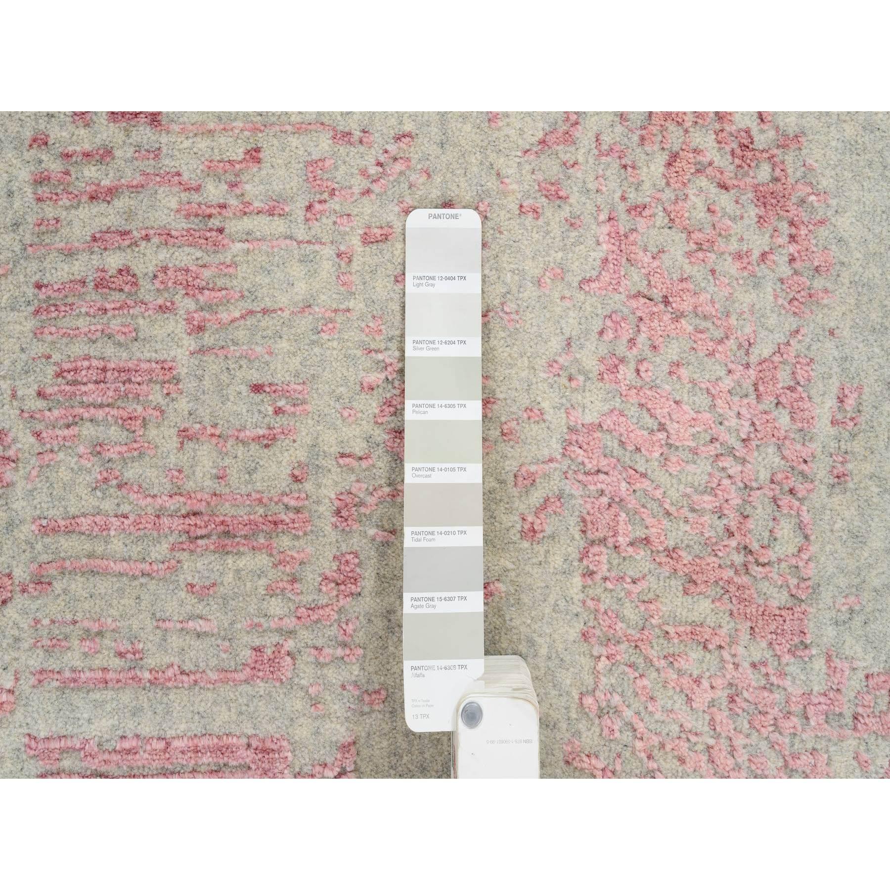 XXI secolo e contemporaneo Tappeto quadrato rosa 10'2 