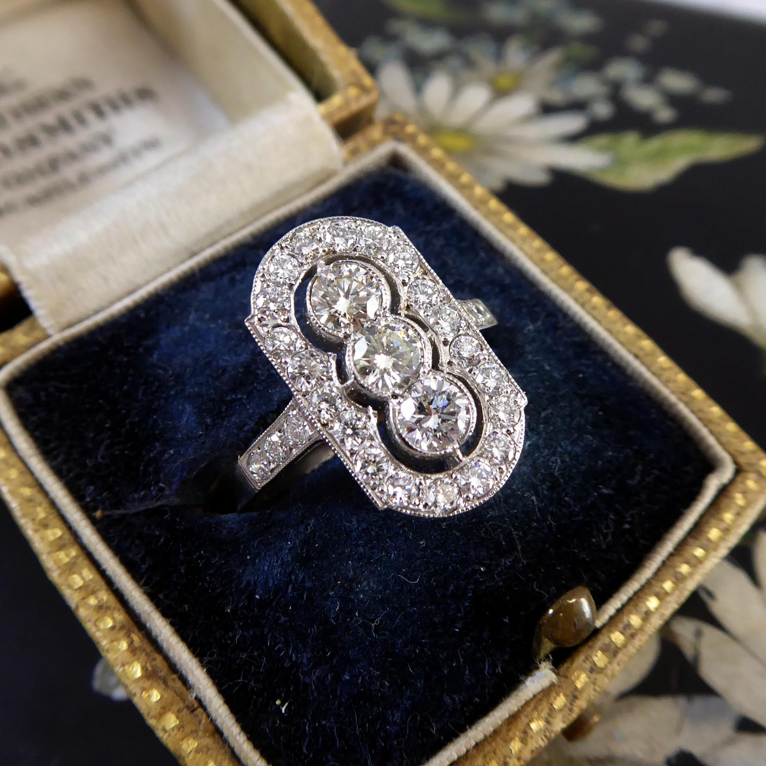 Women's 1.03 Carat Art Deco Style Diamond Ring in Plaque Setting, Platinum