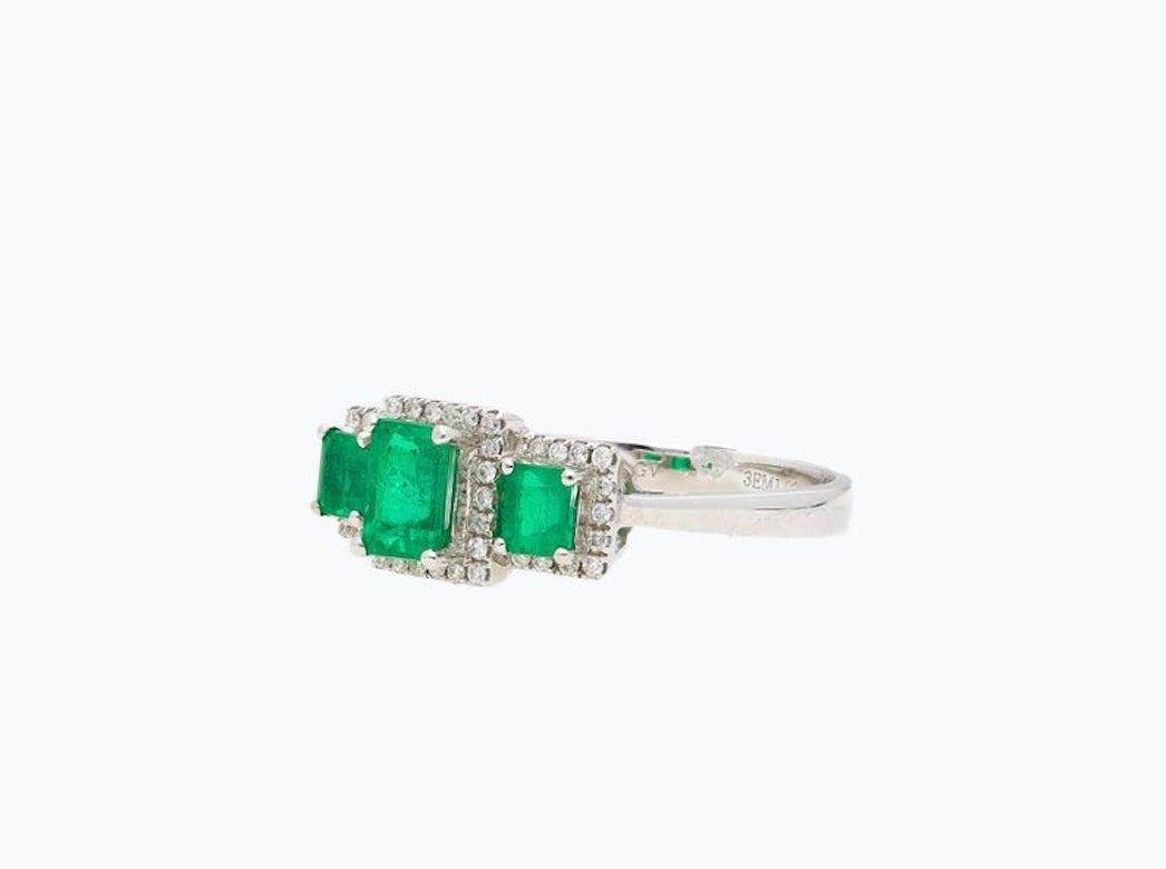 1.03 Carat Colombian Emerald, Diamond, and 18 Karat White Gold Three-Stone Ring For Sale 1